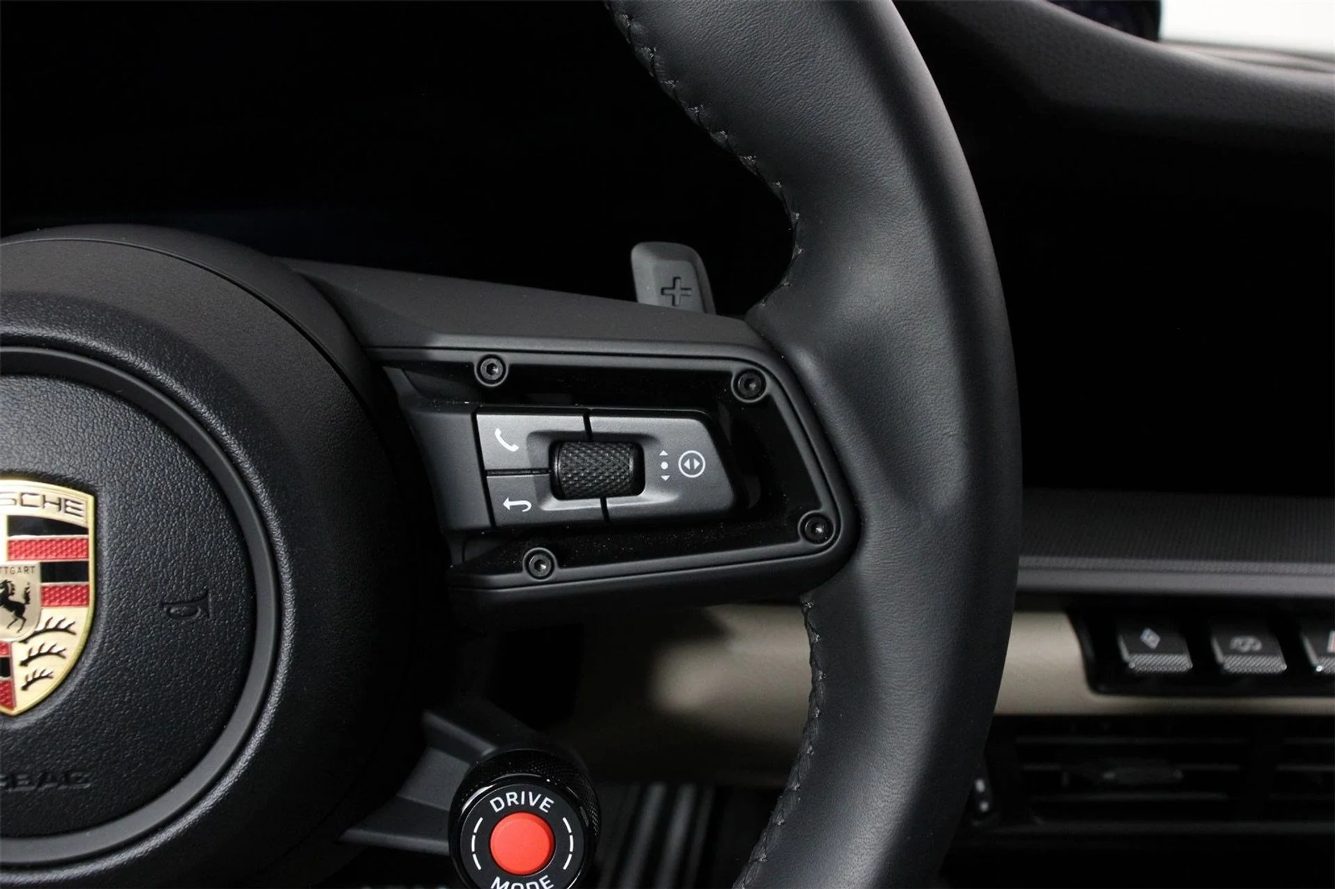 mph014_1066192579_ac5501c3877b5059bfa98aa3695a00a1_83657a4b00