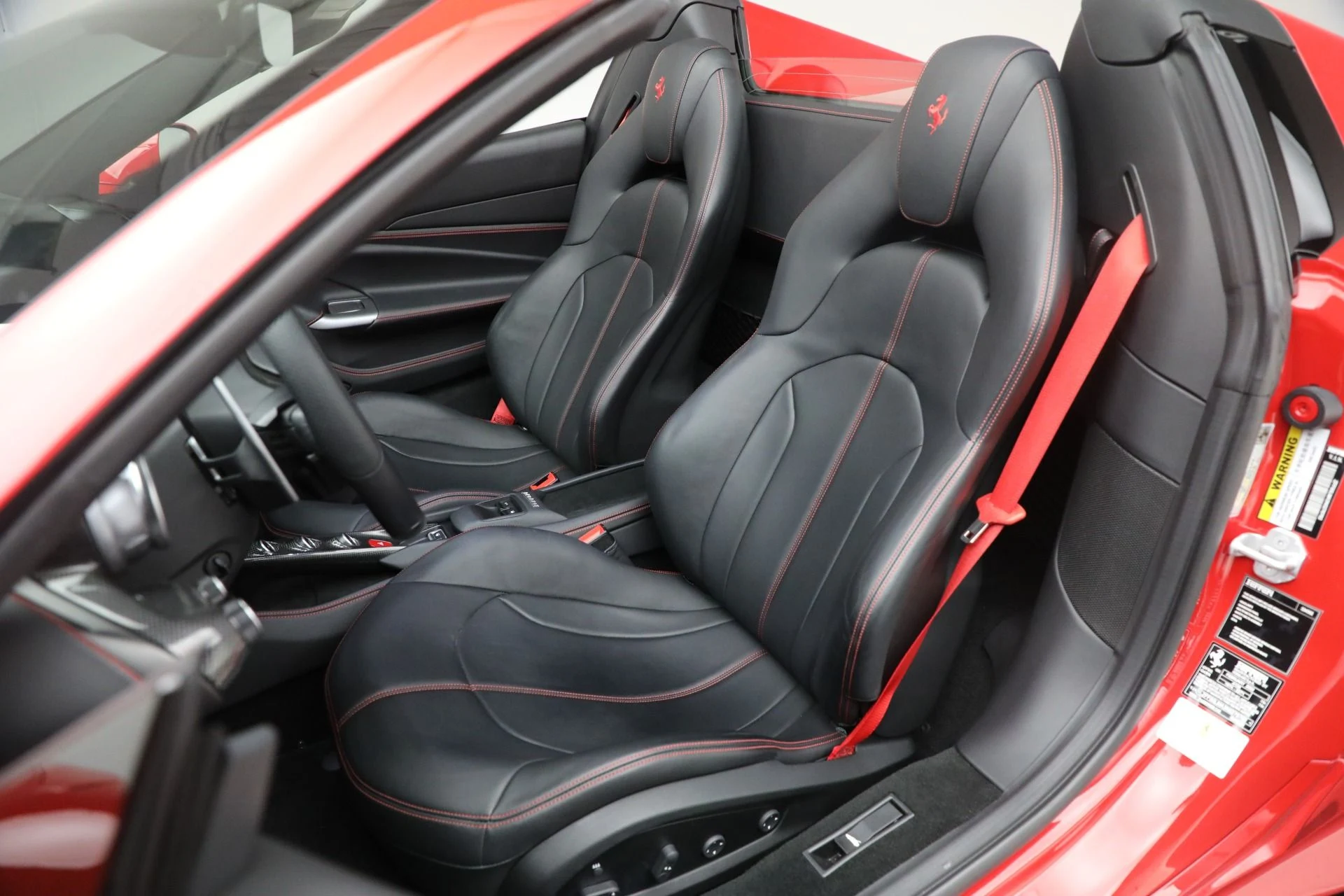 mph014_1068703111_Used_2022_Ferrari_F8_Spider_1762208749_90ff08cf9f