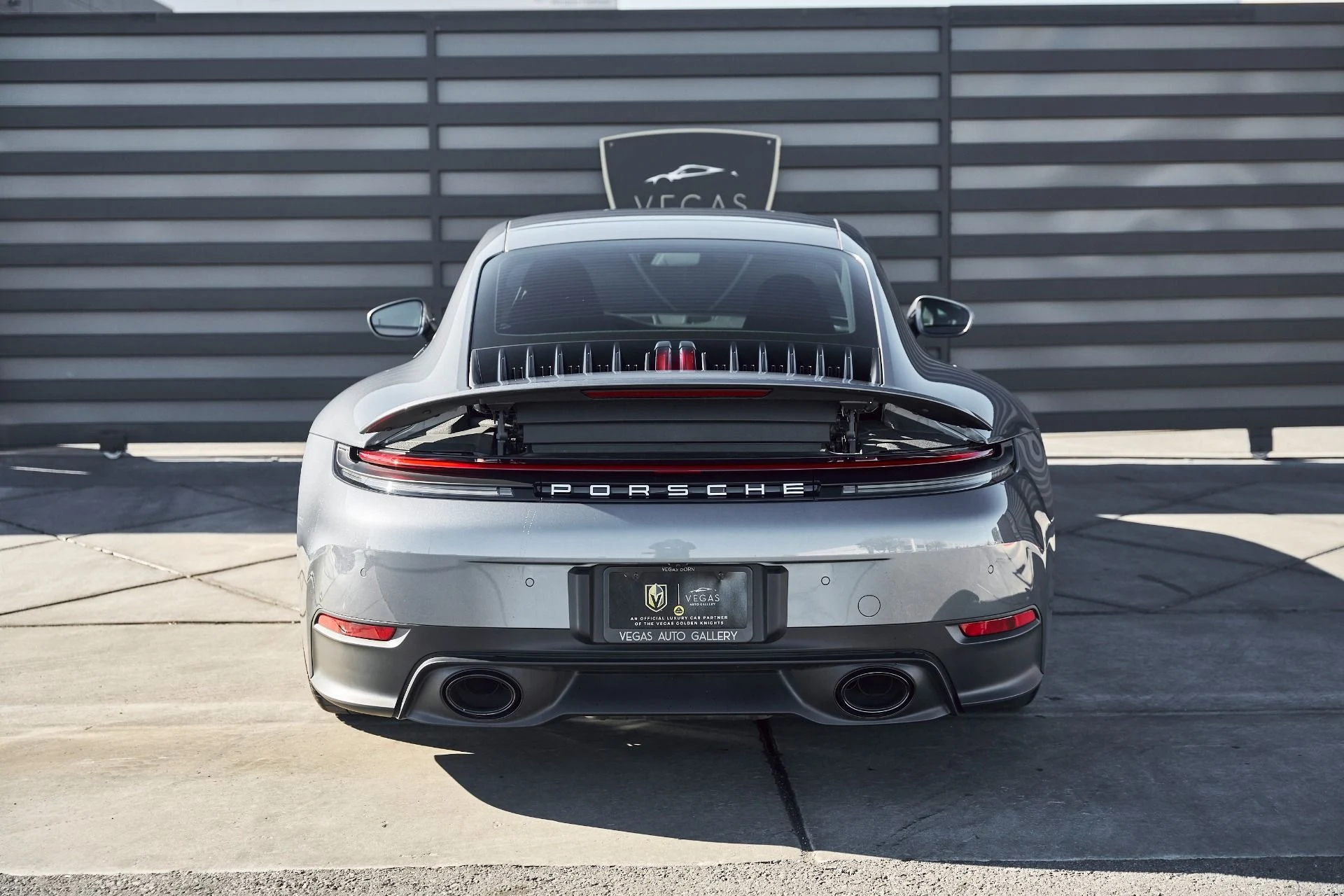 mph014_1069910312_Used_2025_Porsche_911_Carrera_1768012316_6d6b0d333d