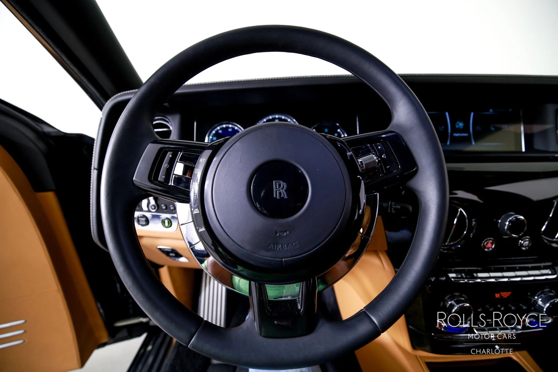 mph014_1072152346_Used_2020_Rolls_Royce_Phantom_1752871576_16964acd2d