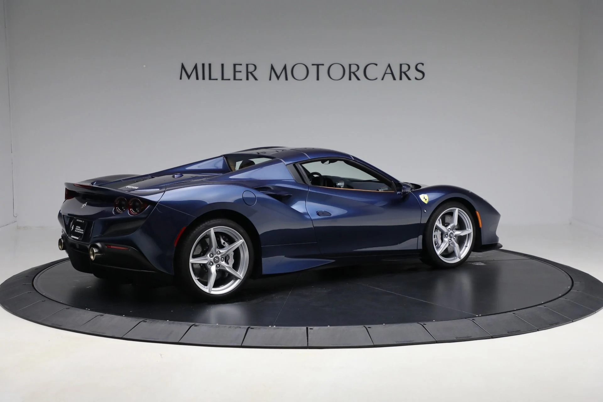 mph014_1074400813_Used_2022_Ferrari_F8_Spider_22be433687