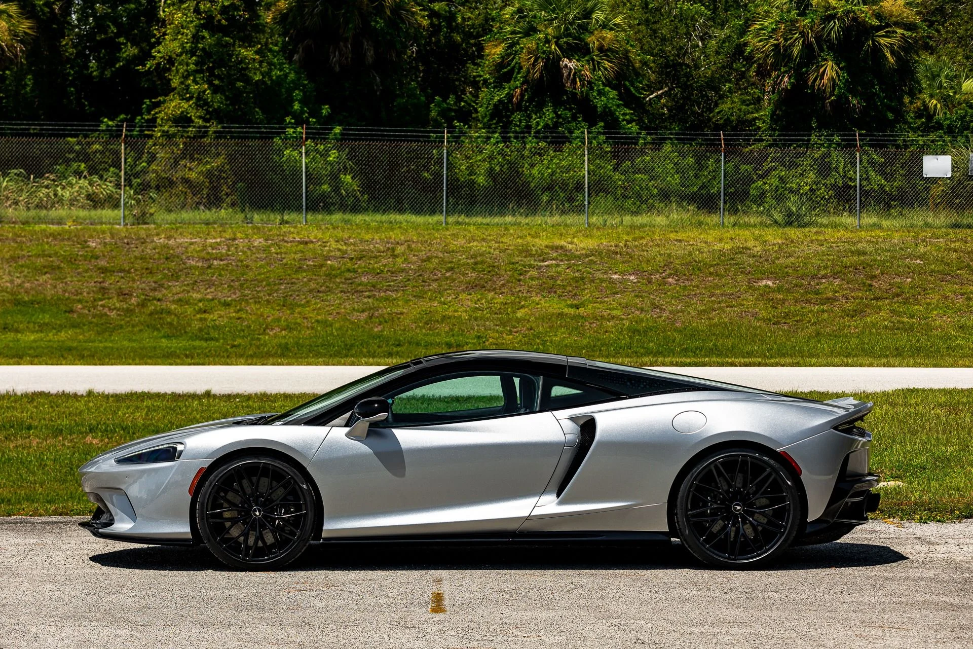 mph014_1075788379_137_p15_l_52a39d700d