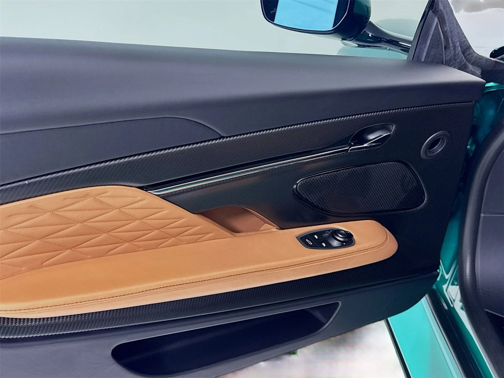 mph014_1080525942_3a56f24fda70d208e611717b367a1490x_c9565377c5