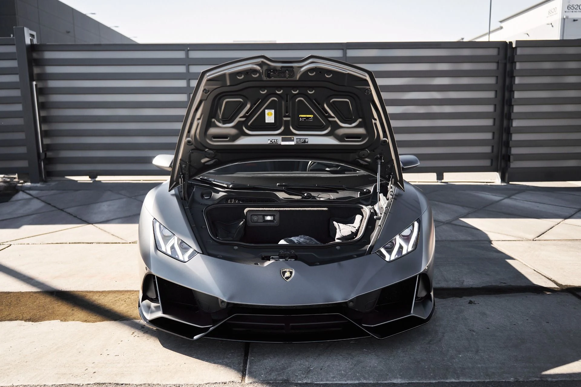 mph014_108099800_Used_2022_Lamborghini_Huracan_EVO_Base_1761357563_5fe45afe49