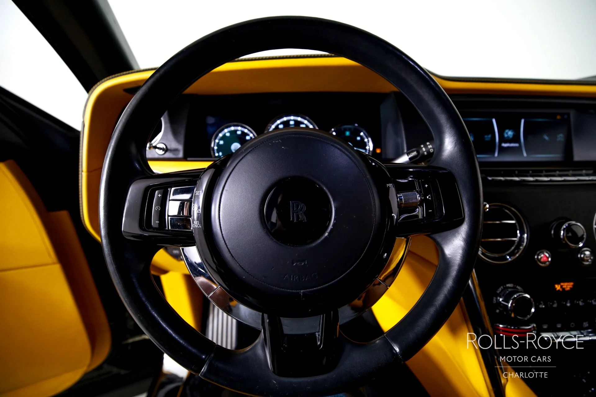 mph014_1083313993_Used_2022_Rolls_Royce_Cullinan_1769449841_28366356af