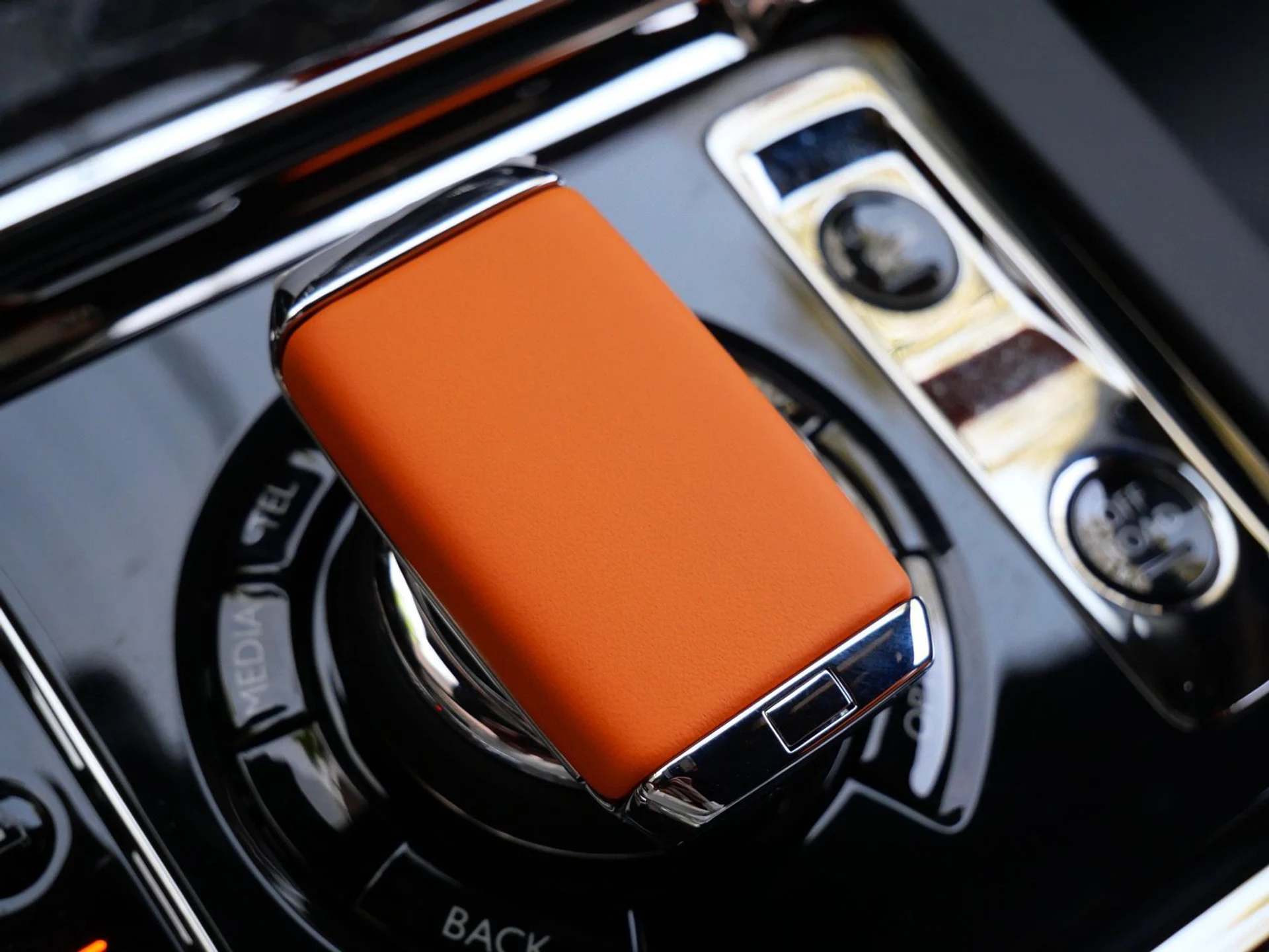 mph014_1084392324_8c7bc8f431cb8255ef8e809f8e7ab83dx_42e7d88733