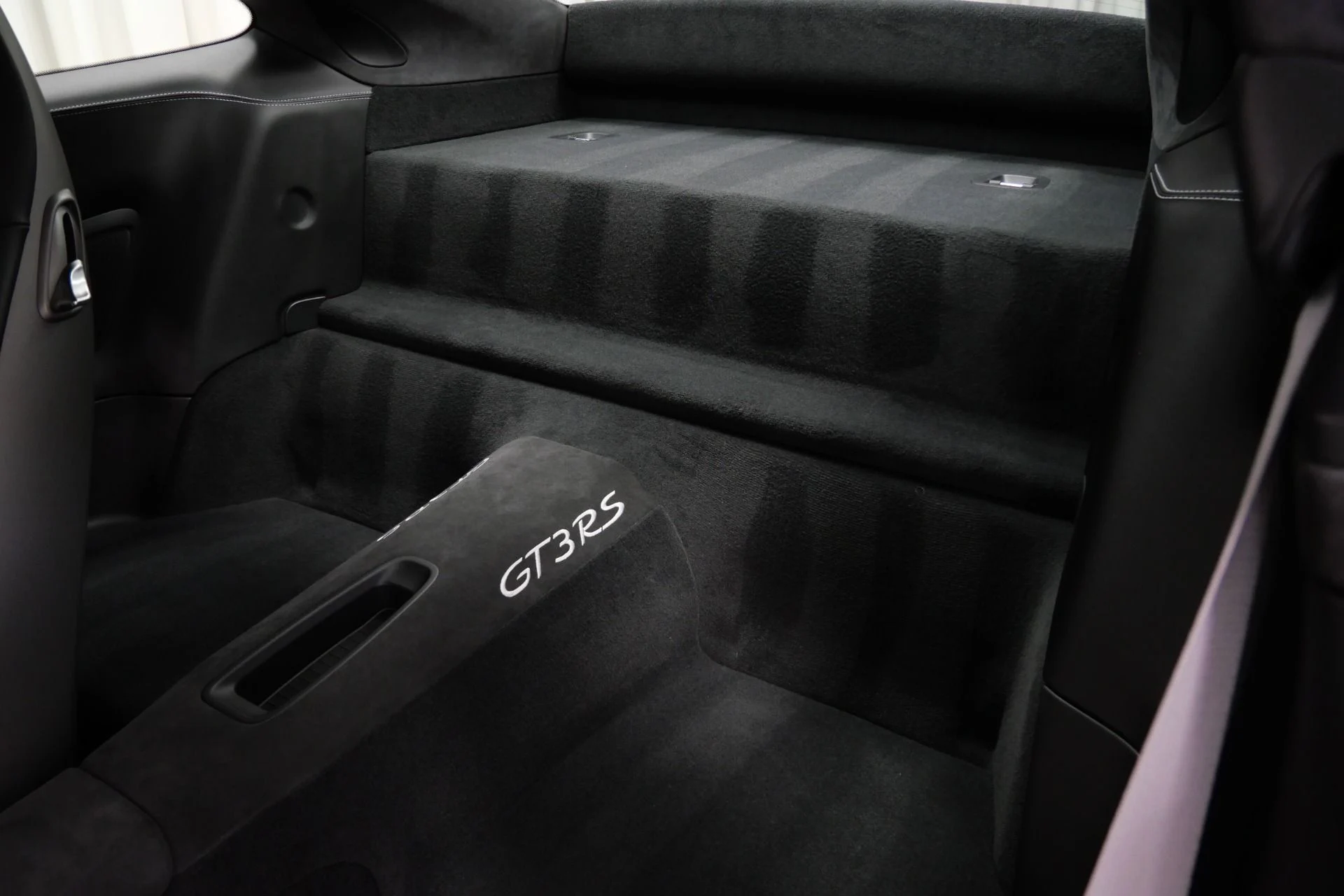 mph014_1089840403_Used_2016_Porsche_911_GT_3_RS_1749090533_c6b4f084aa