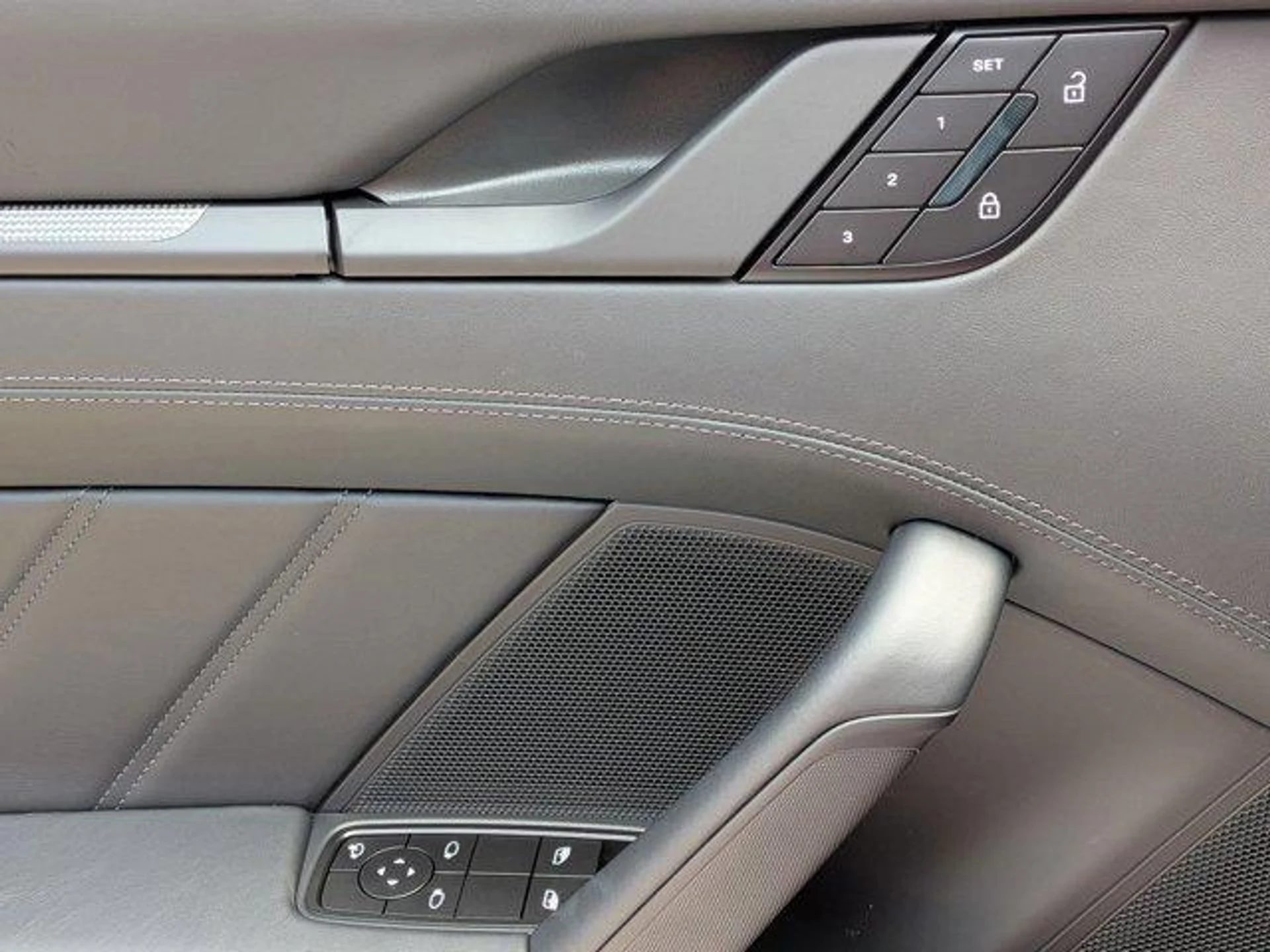 mph014_1092130501_QVU_Ia3_O_Ncd_OVT_Zs_GUB_Yex7_W18_466caa6d1a