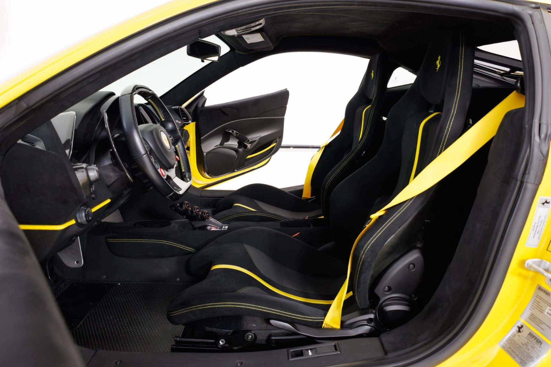 mph014_1095021647_Used_2020_Ferrari_488_Pista_1773686708_6669902eae