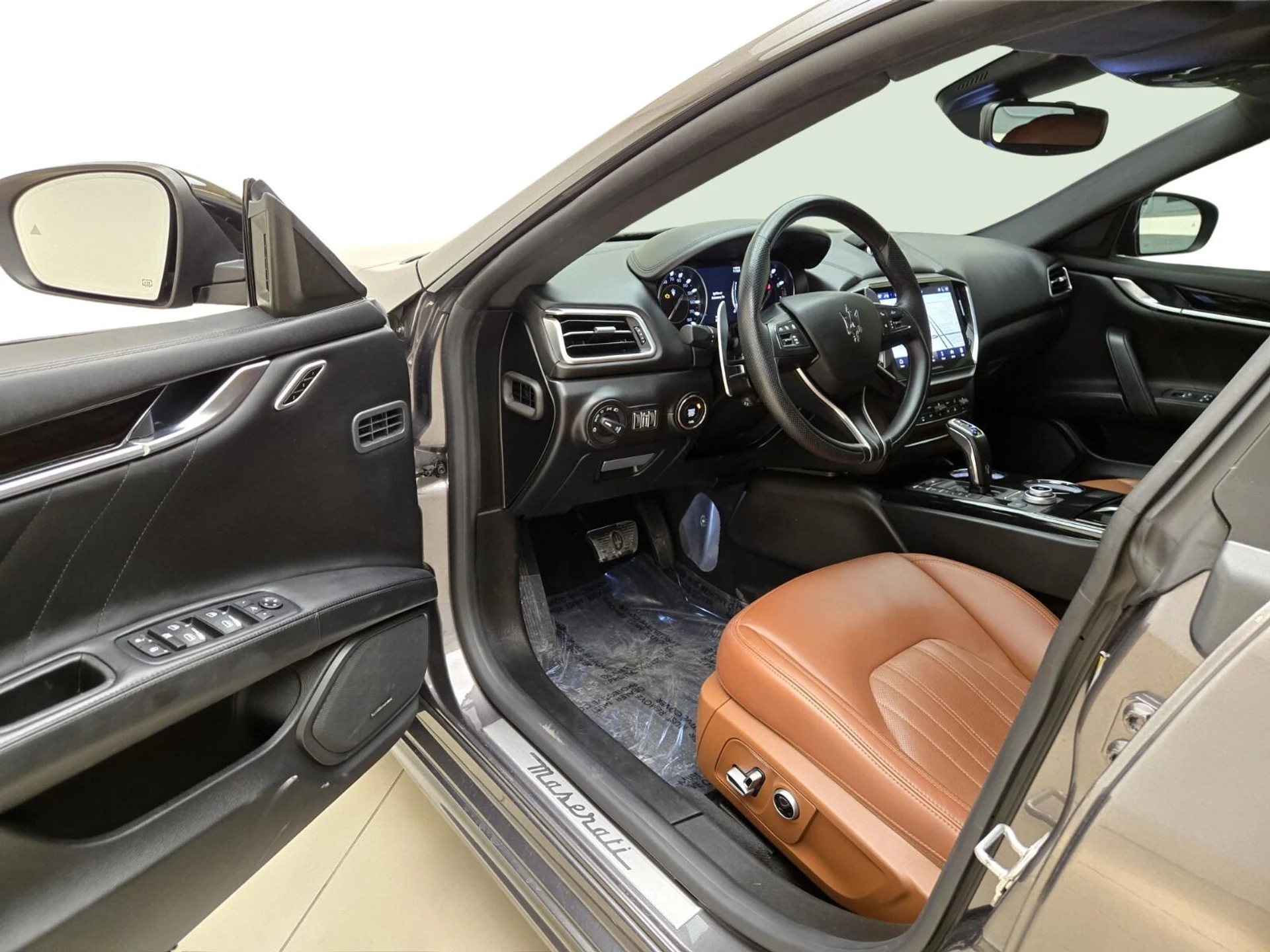 mph014_1100828165_Used_2022_Maserati_Ghibli_Modena_1763108986_e454818b16