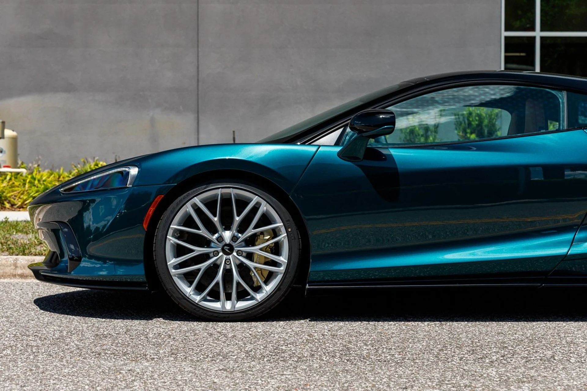 mph014_1105232220_672_p15_l_b0216072a1