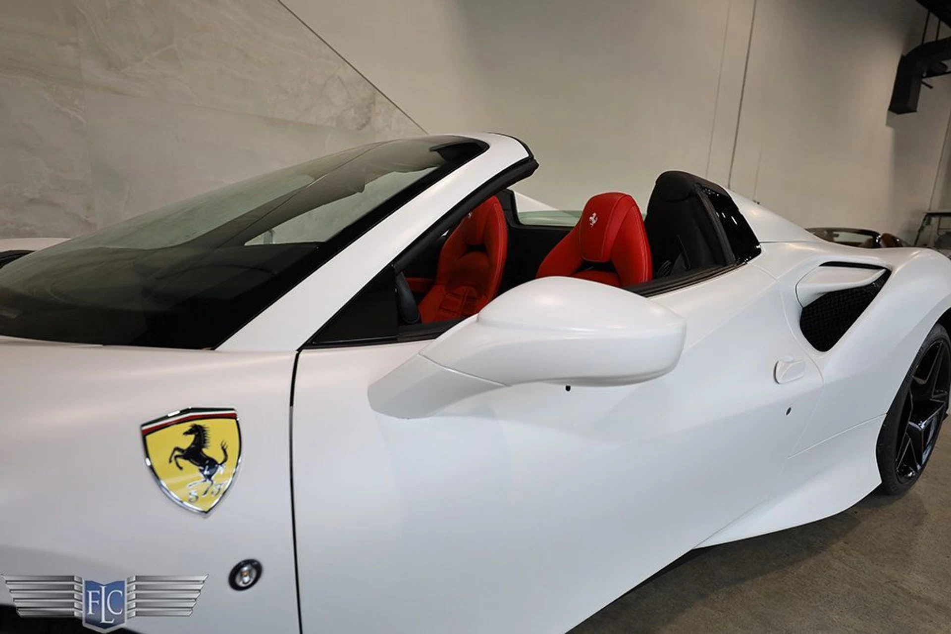mph014_1106913320_used_2023_ferrari_f8_spider_convertible_9689_22910555_15_1024_3f1ea7dce0