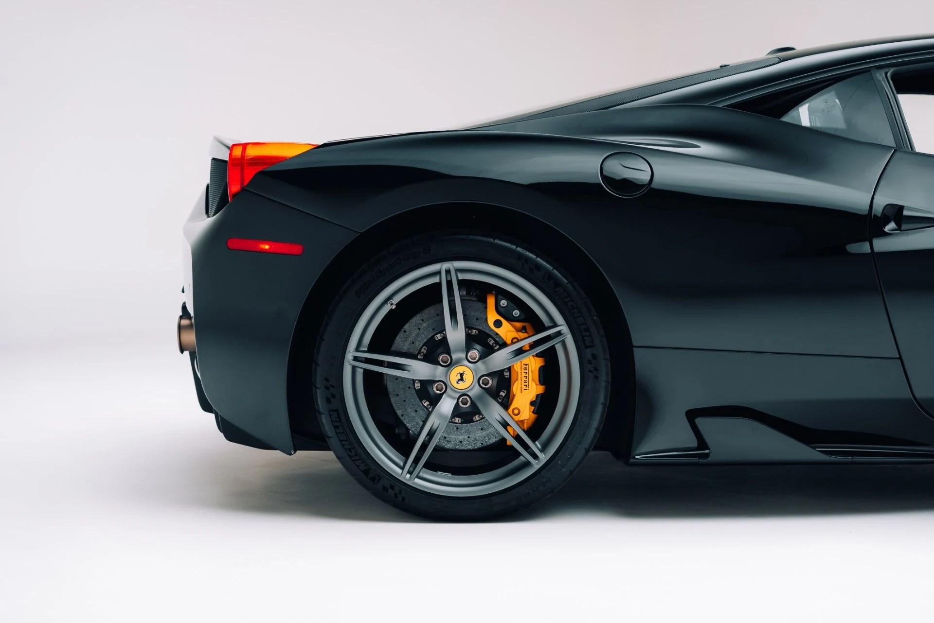 mph014_1110219715_Used_2015_Ferrari_458_Speciale_1762994969_eb4a056d1a