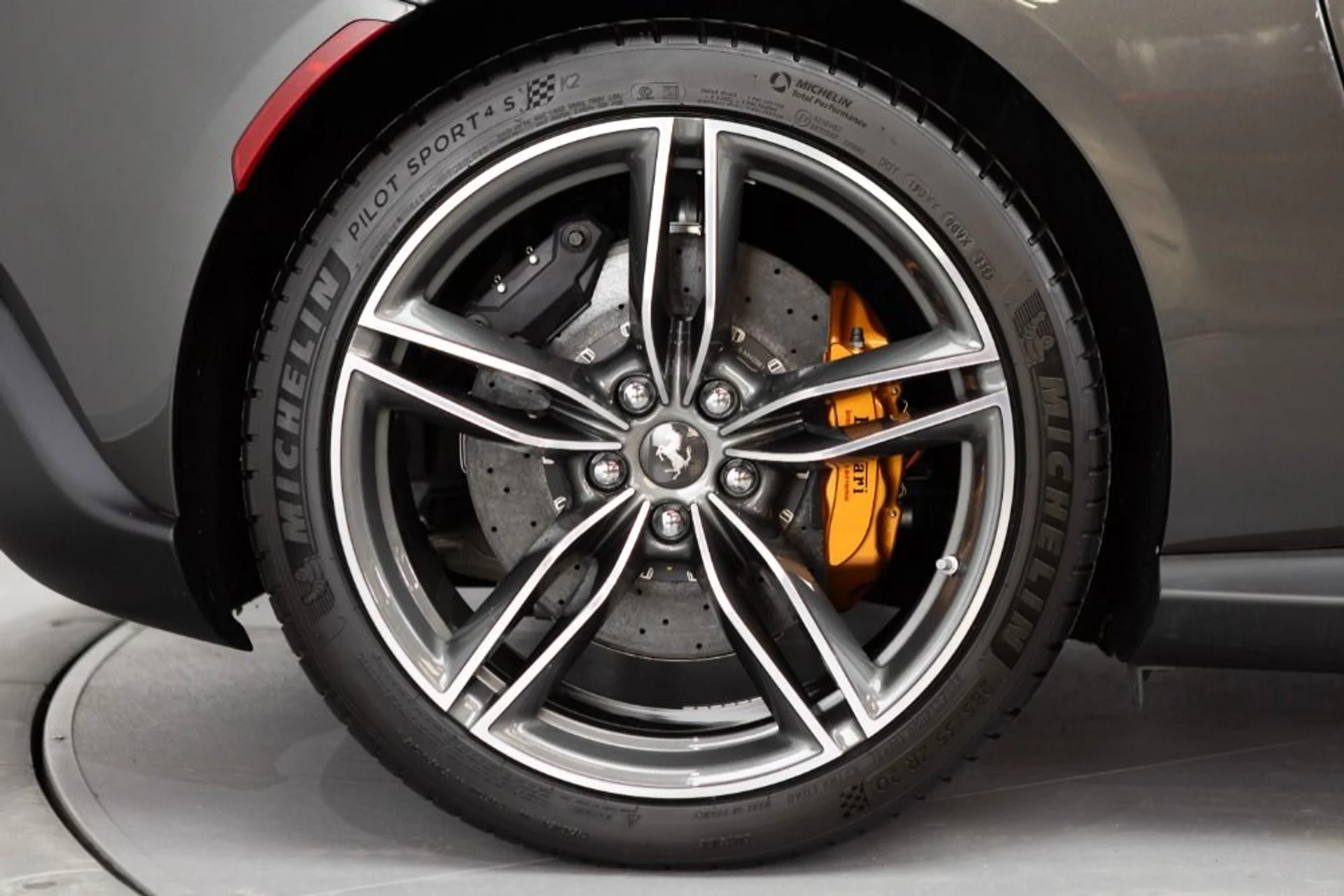 mph014_1111784749_Used_2024_Ferrari_Roma_dcbe175fe9