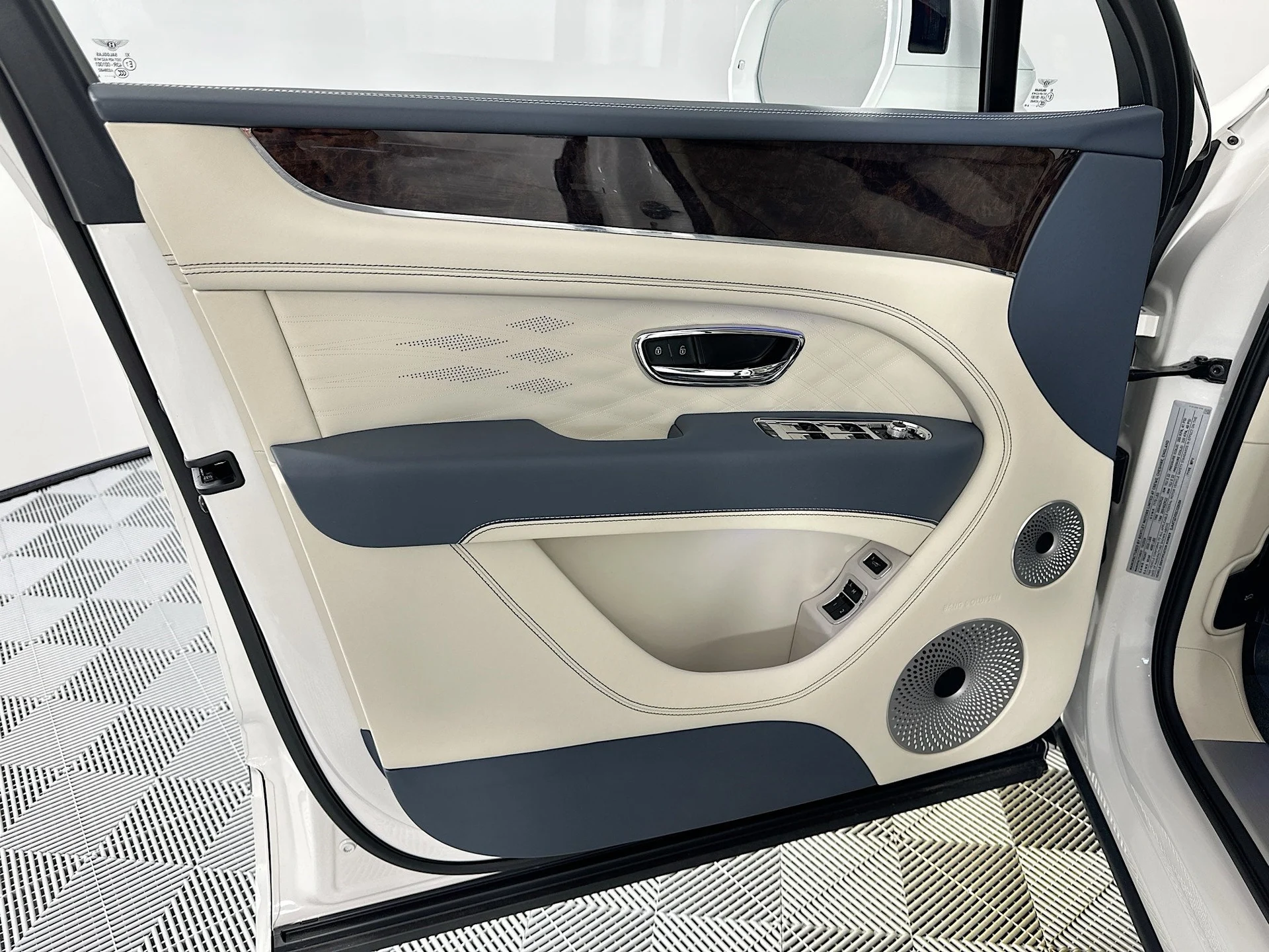 mph014_1114243642_15_911aaa502e