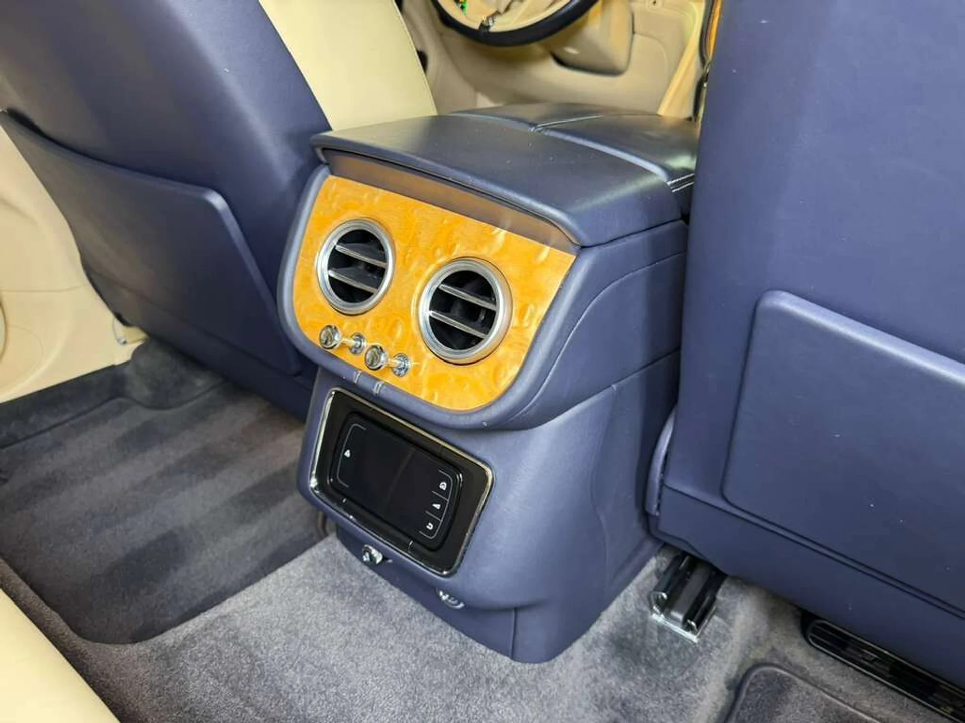 mph014_1116599155_6ab1241c7b43456b9cd4a302df5636f0_c011e24a7e