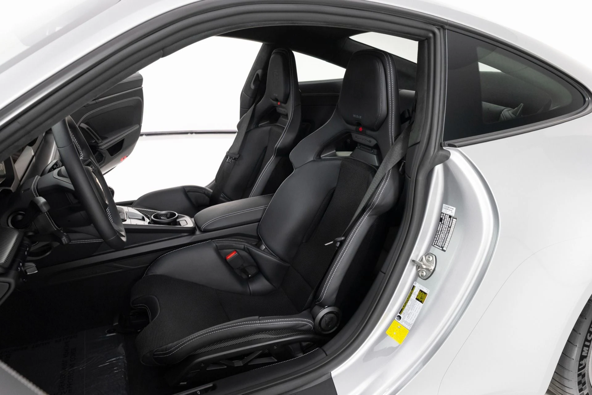 mph014_1119562768_Used_2025_Porsche_911_GT_3_Touring_1758929791_ab6e2a8fe0