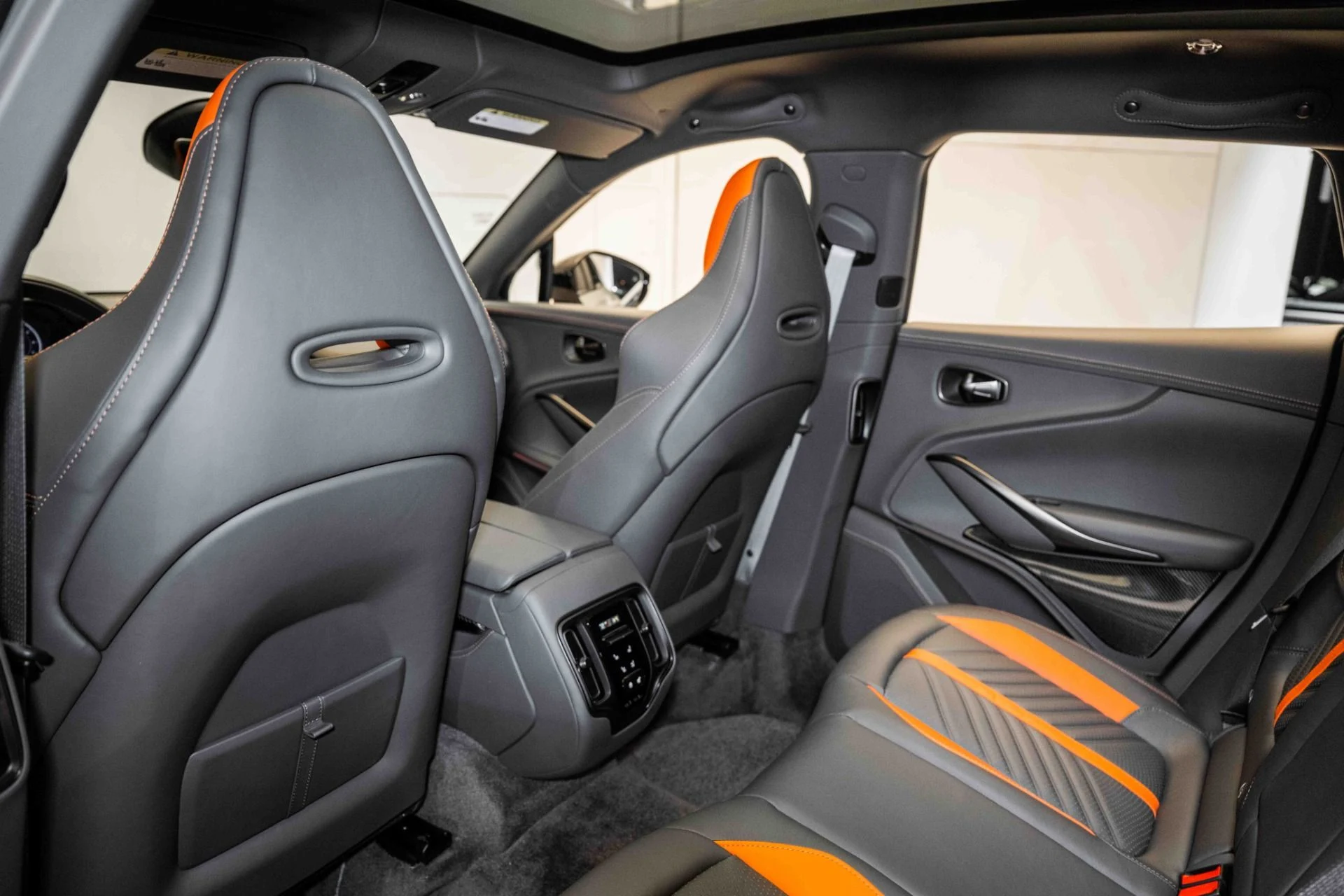 mph014_1123226648_Used_2024_Aston_Martin_DBX_707_1701892795_d3cfe1bb99