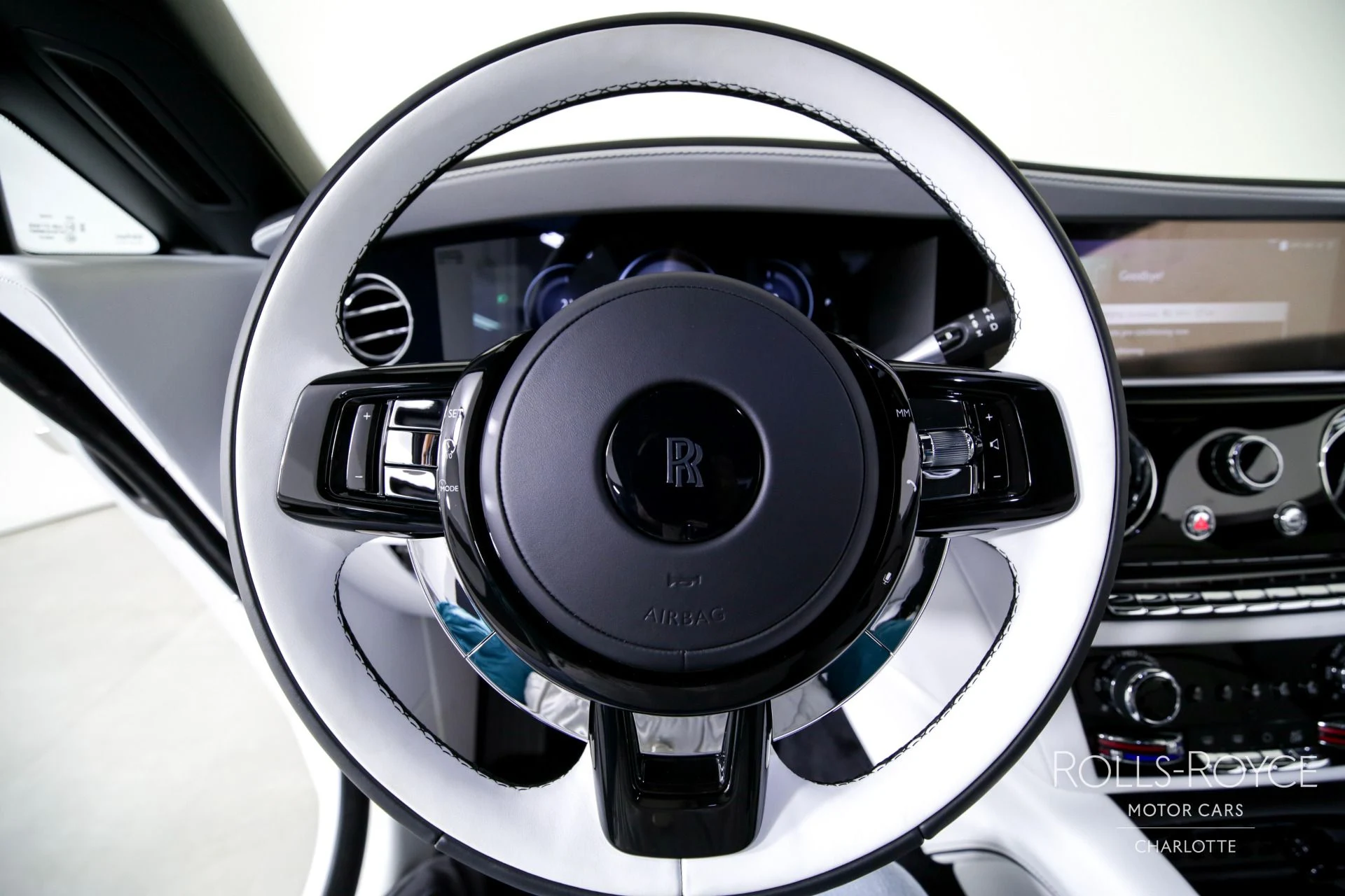 mph014_1123680280_Used_2024_Rolls_Royce_Spectre_1712872063_682980334a