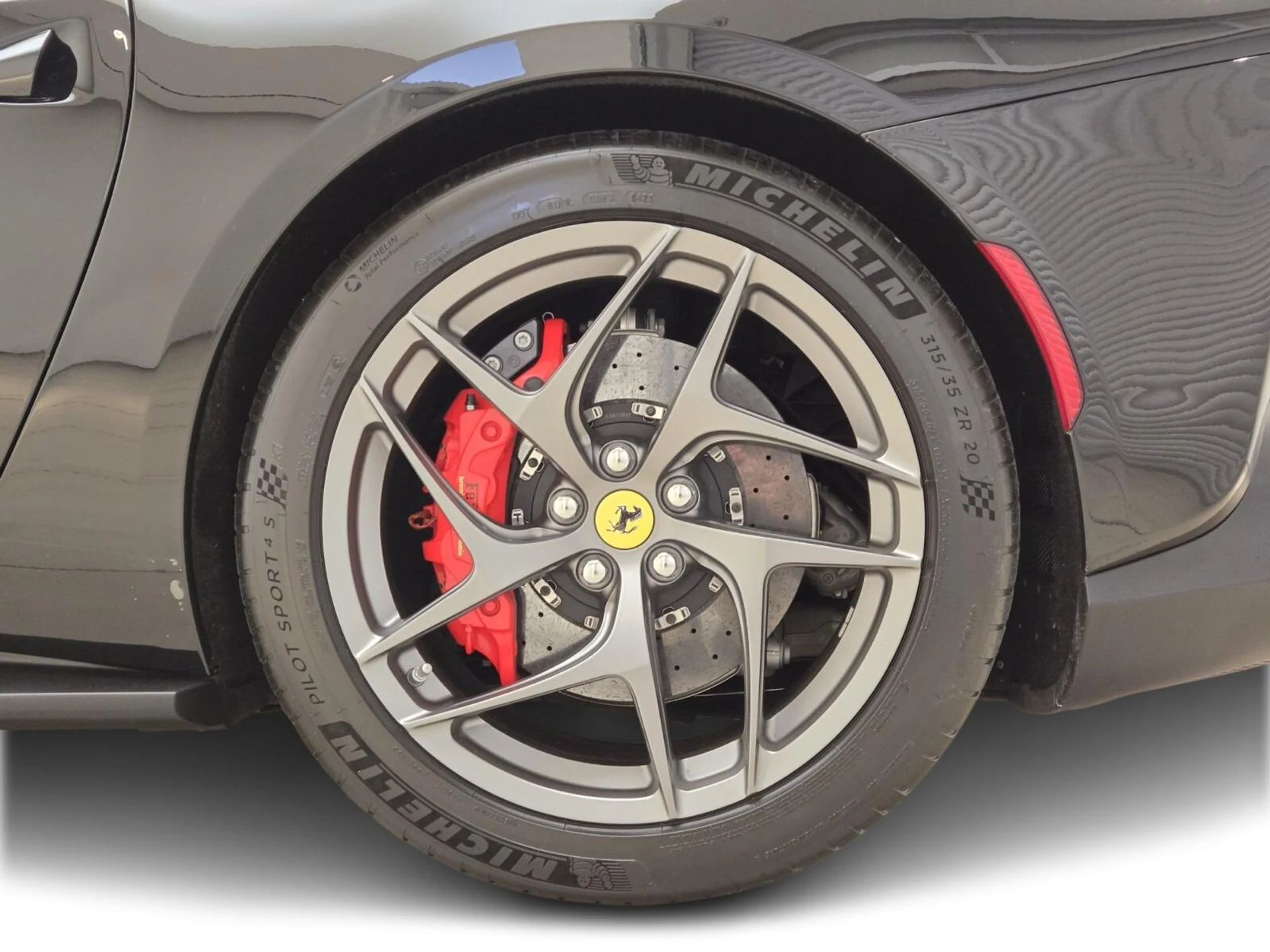 mph014_1125823550_Used_2020_Ferrari_812_Superfast_1765003233_0616663ea8