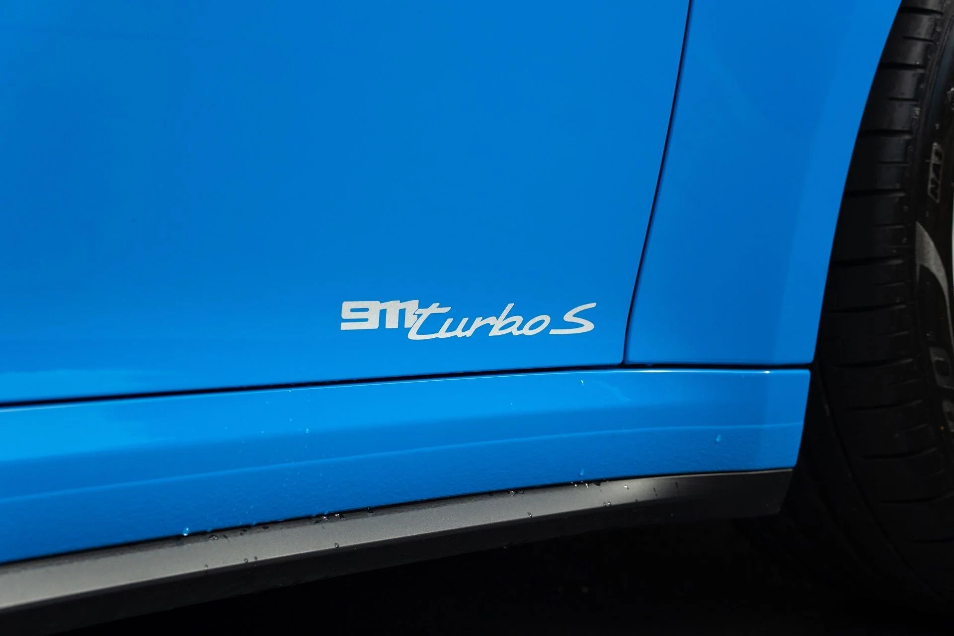 mph014_1126727178_Used_2023_Porsche_911_Turbo_S_1759285627_3220e23b5e