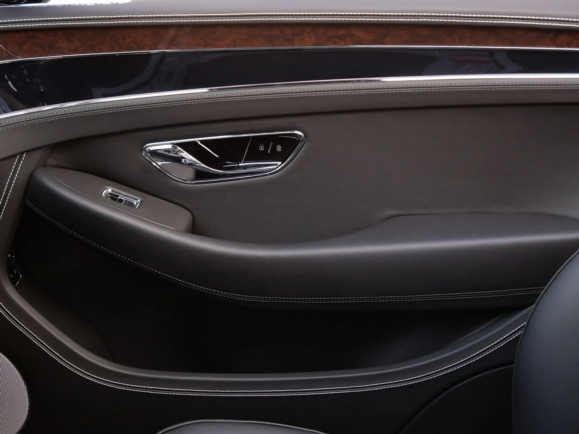 mph014_1130954756_469cab1652197627d74995c8422c5175x_9836640ec8