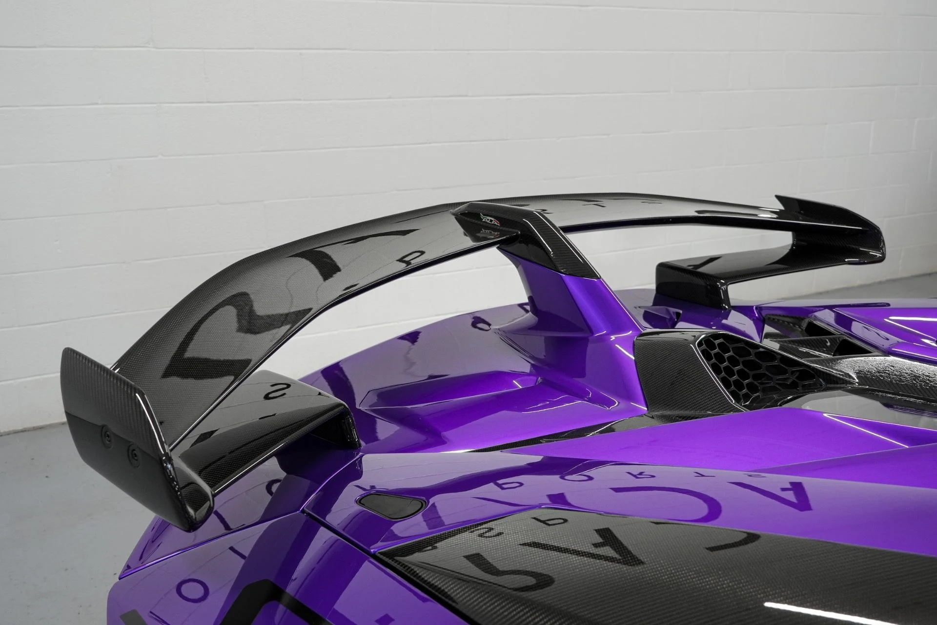 mph014_113383592_Used_2020_Lamborghini_Aventador_LP_770_4_SVJ_1777493660_55da9cdc5f