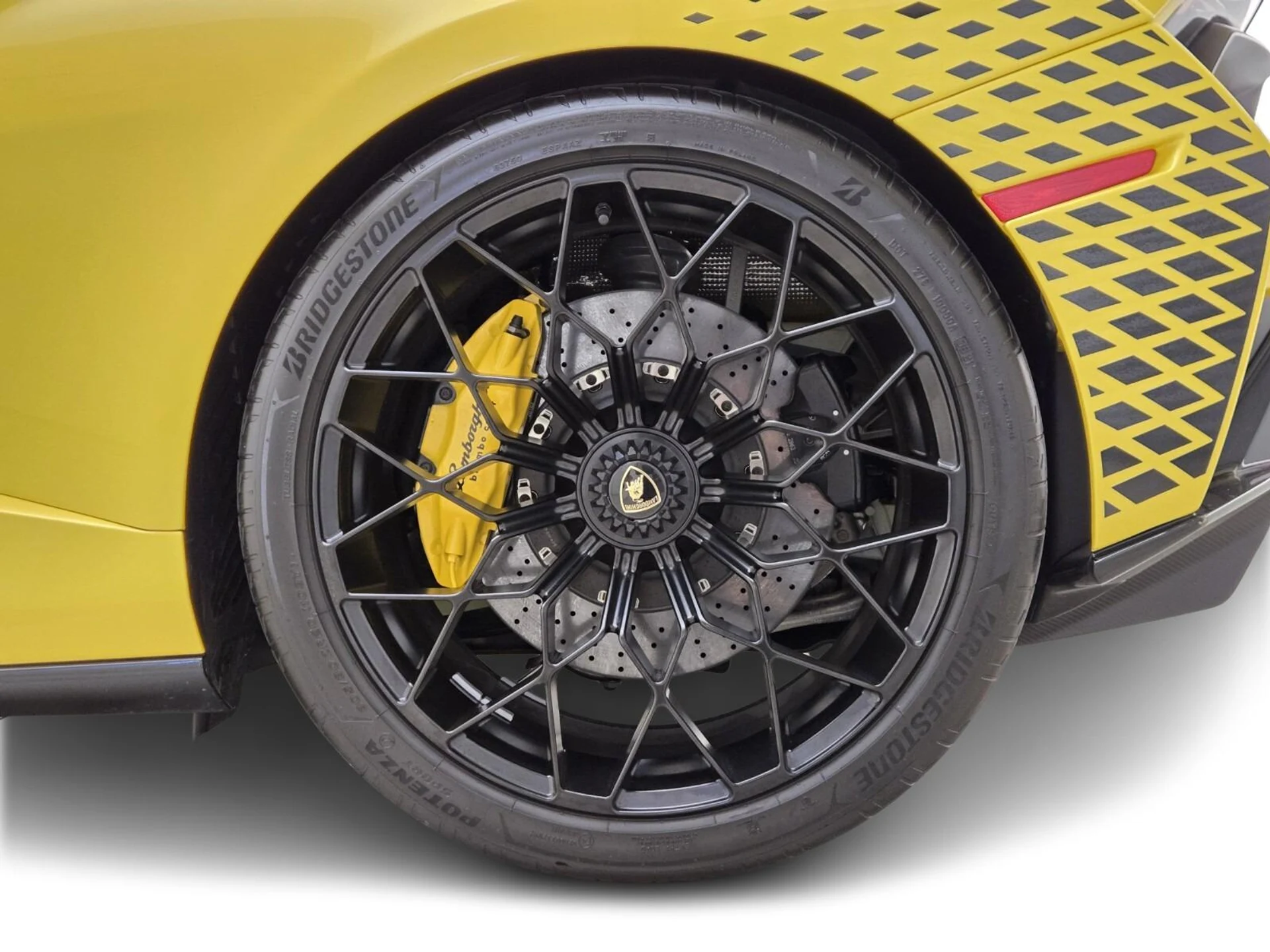 mph014_1138461238_Used_2022_Lamborghini_Huracan_STO_1755758920_451a985fc7