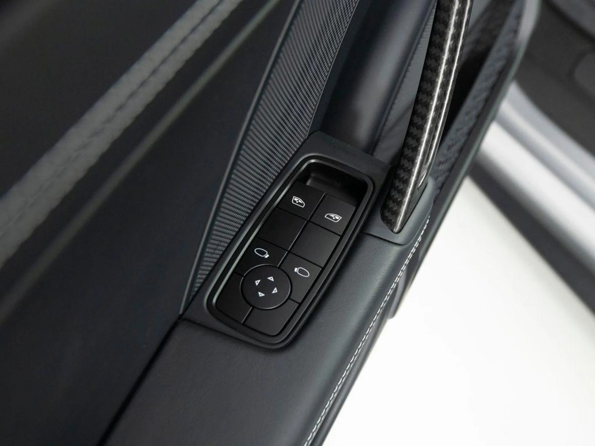 mph014_1142871882_2_KL_5s_Ivn_ASH_Cry_D_q_Oa_0y_Bs_Uv8_790c3d9556