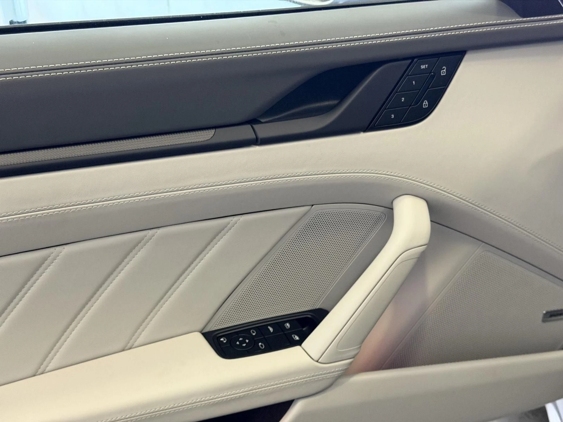 mph014_1147827744_d475172c2a01090b62ffdb05ce4a8929x_69c0c0bddd