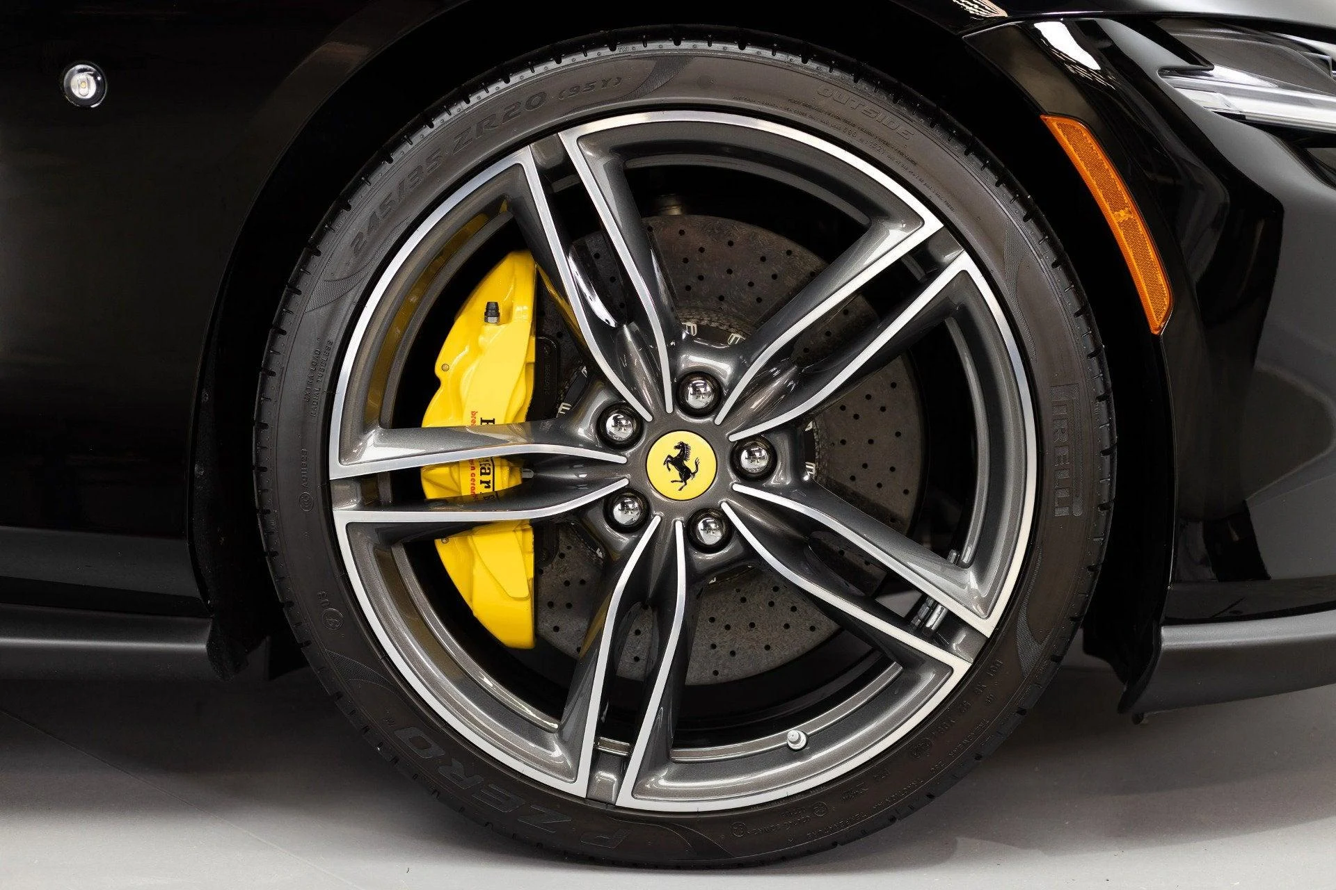 mph014_1148526053_Used_2022_Ferrari_Roma_1780581049_626114e598