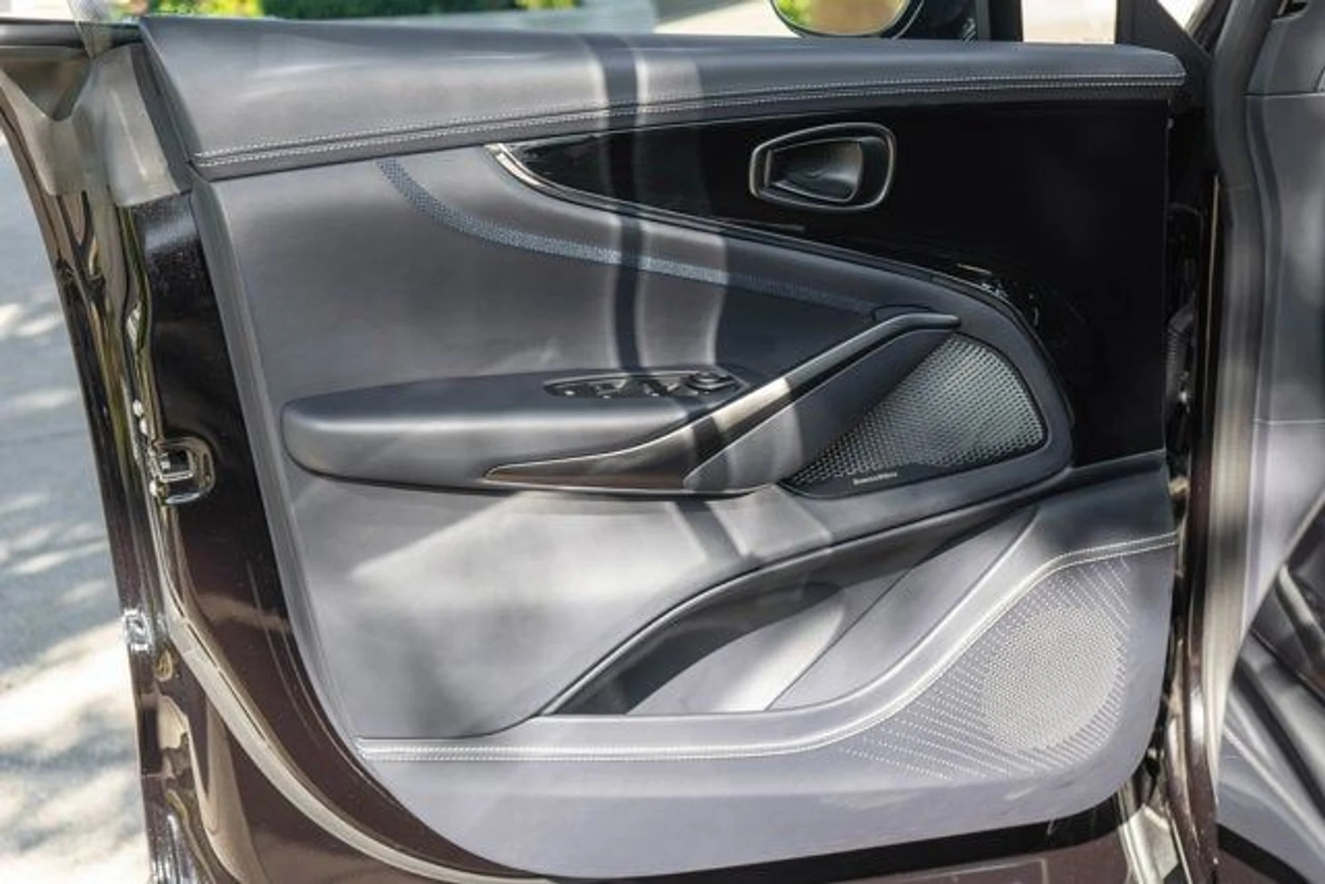 mph014_1150502484_15_3d1bc38196