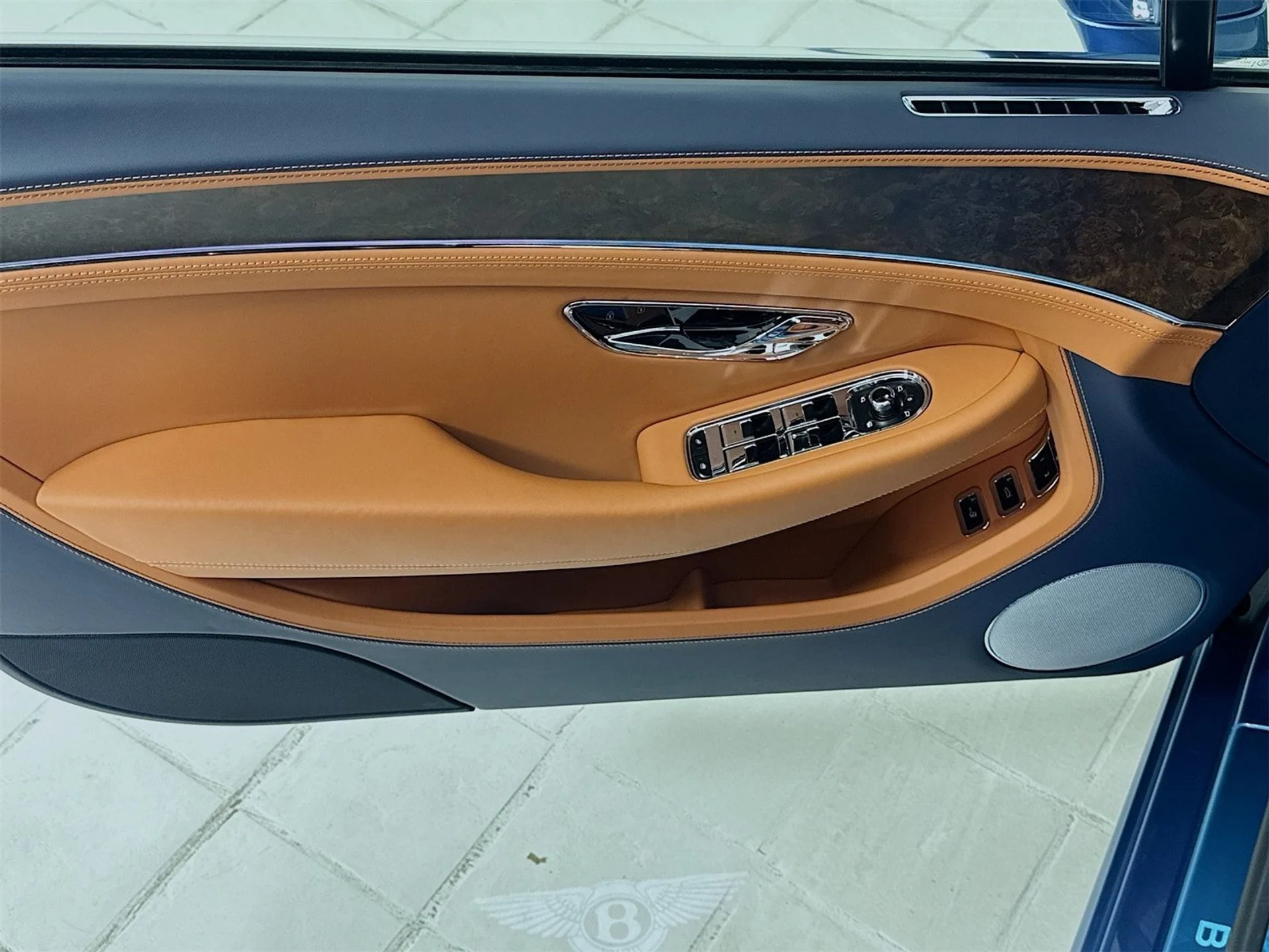 mph014_1150900619_7a456a5d44b449e1217dc599e08a0779x_6c8382b9f5