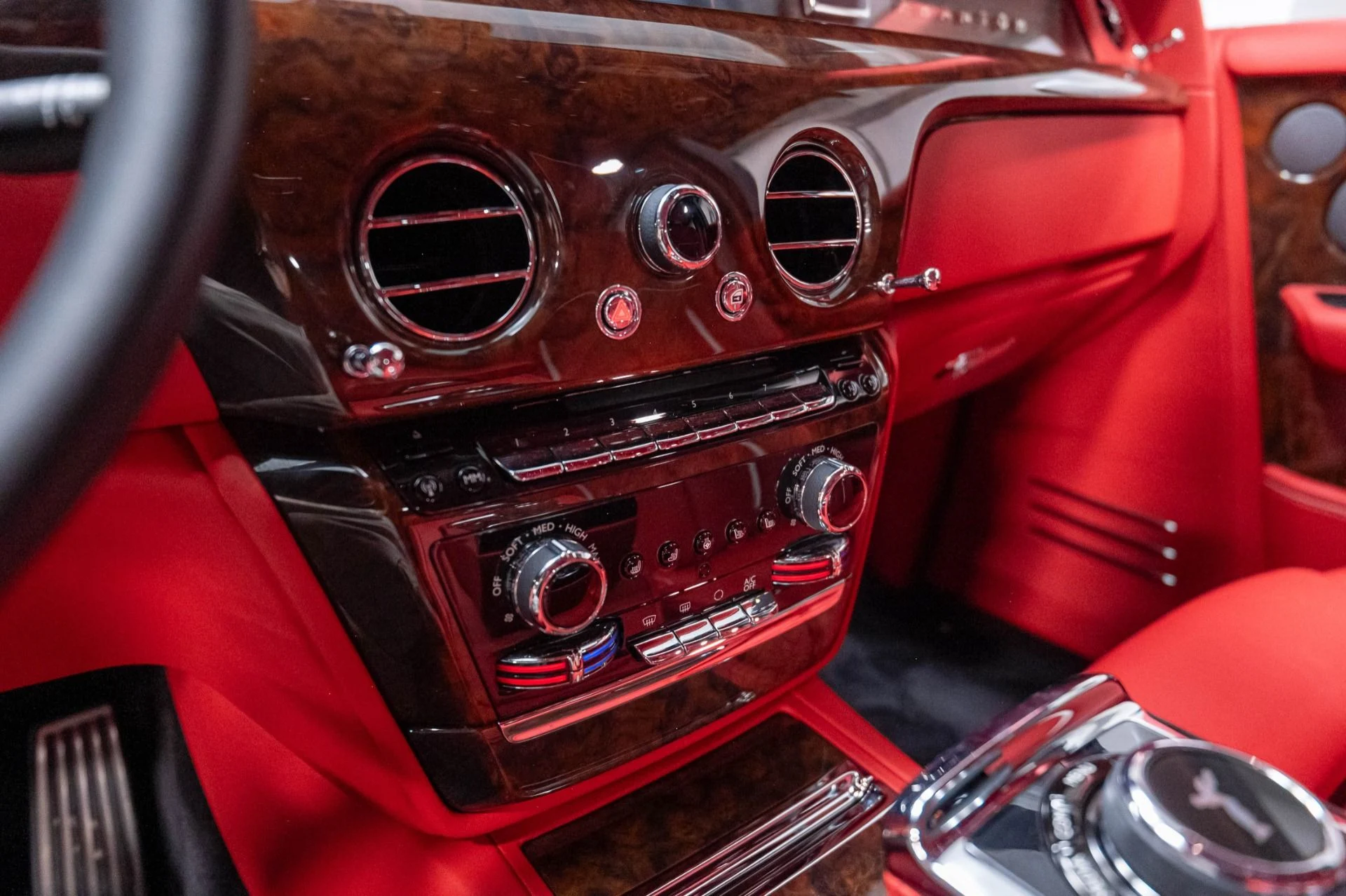 mph014_1150933559_Used_2019_Rolls_Royce_Phantom_1787168421_f9dc5d91af