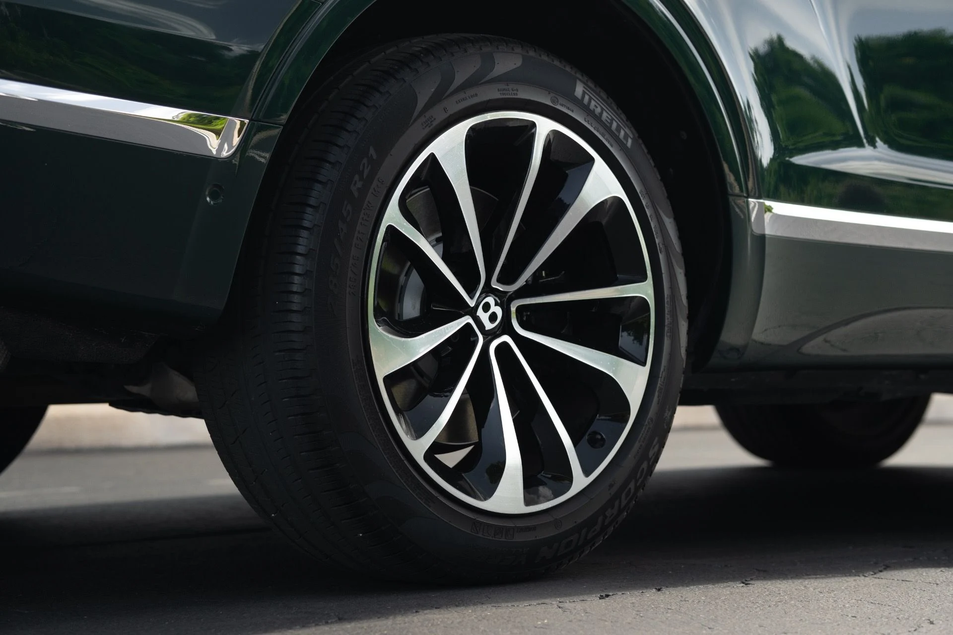 mph014_1151519469_Used_2017_Bentley_Bentayga_W12_First_Edition_1762986986_d8aecdd6df