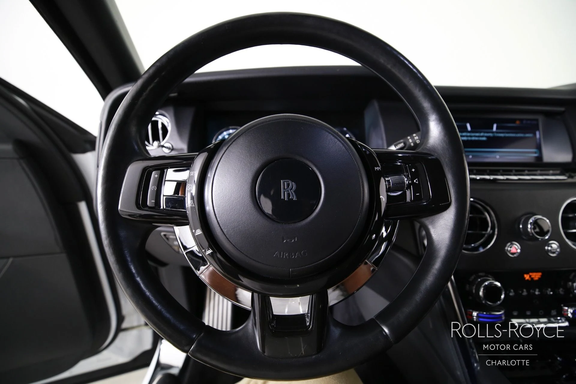 mph014_1152011004_Used_2020_Rolls_Royce_Cullinan_1750950377_cb10e7d5d1