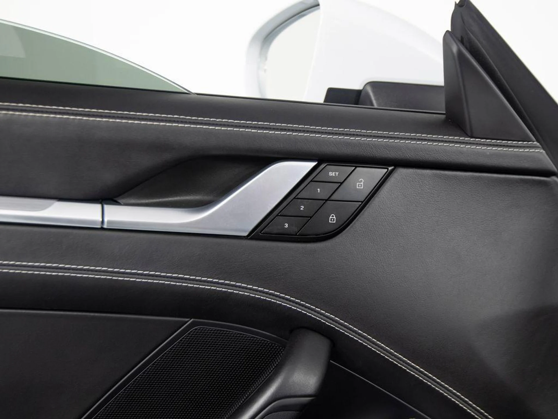 mph014_1152653432_Od_MM_8_U_Av_R_Yl_Jae_CWH_Cv_Y28_Lsz_DI_275b510574