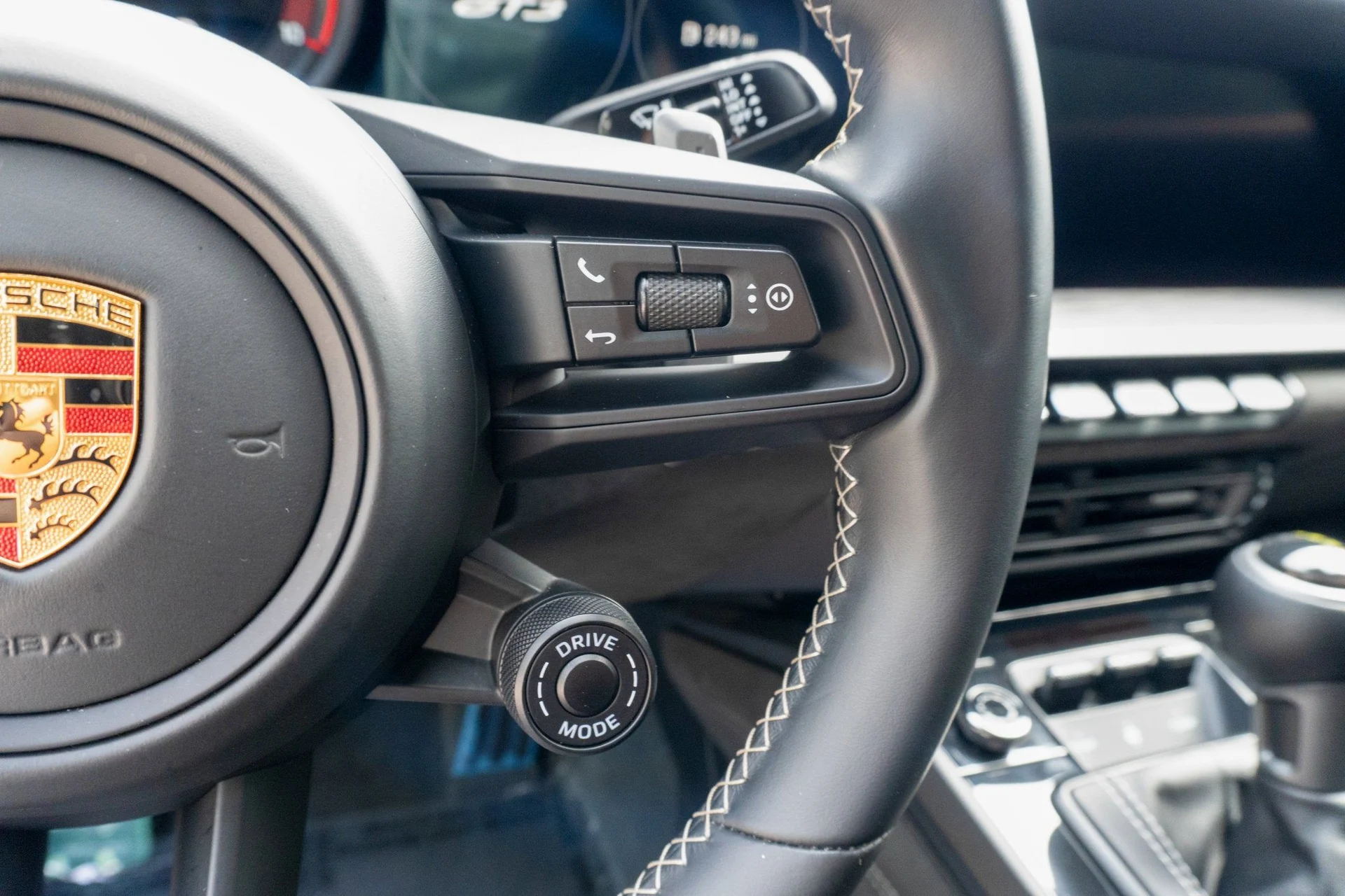 mph014_1157468894_5d5e07251e8b4ee7be5e937b85f409ee_573e2deb24