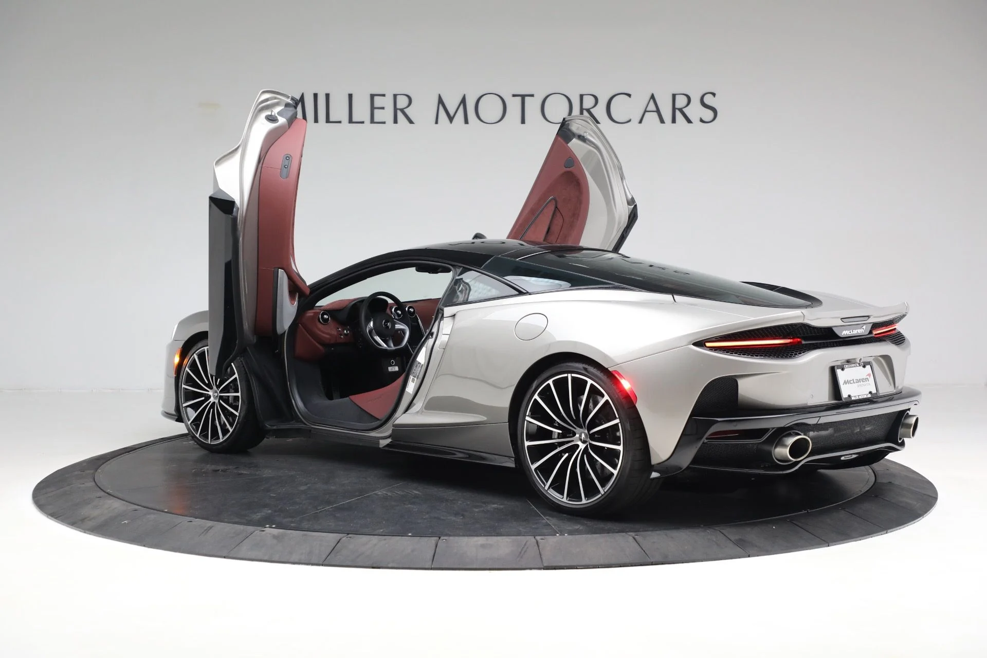 mph014_1162441584_Used_2023_Mc_Laren_GT_Pioneer_edb832277e