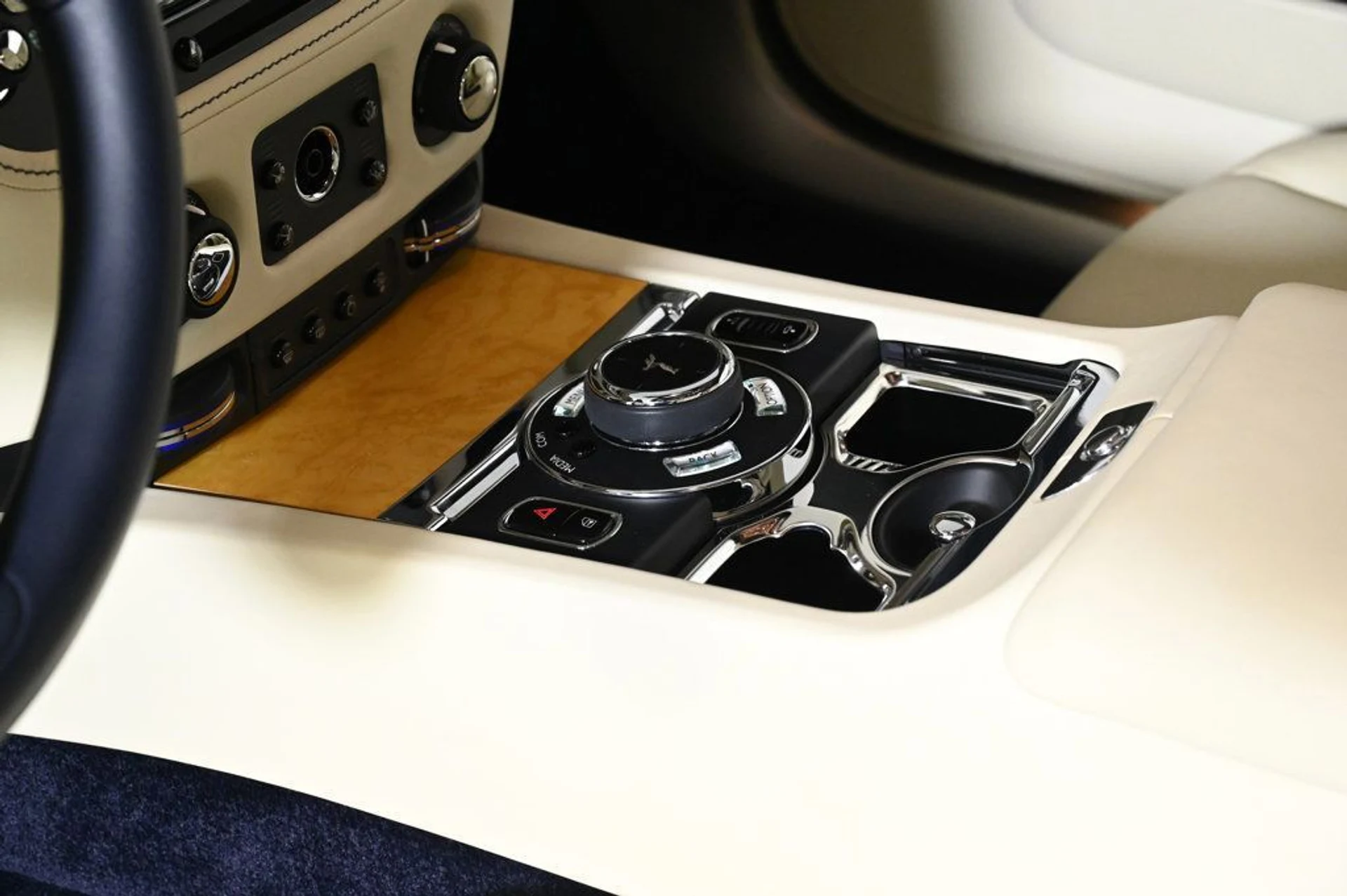 mph014_1169132835_used_2019_rolls_royce_wraith_base_11350_22954809_14_1024_3340add9cc