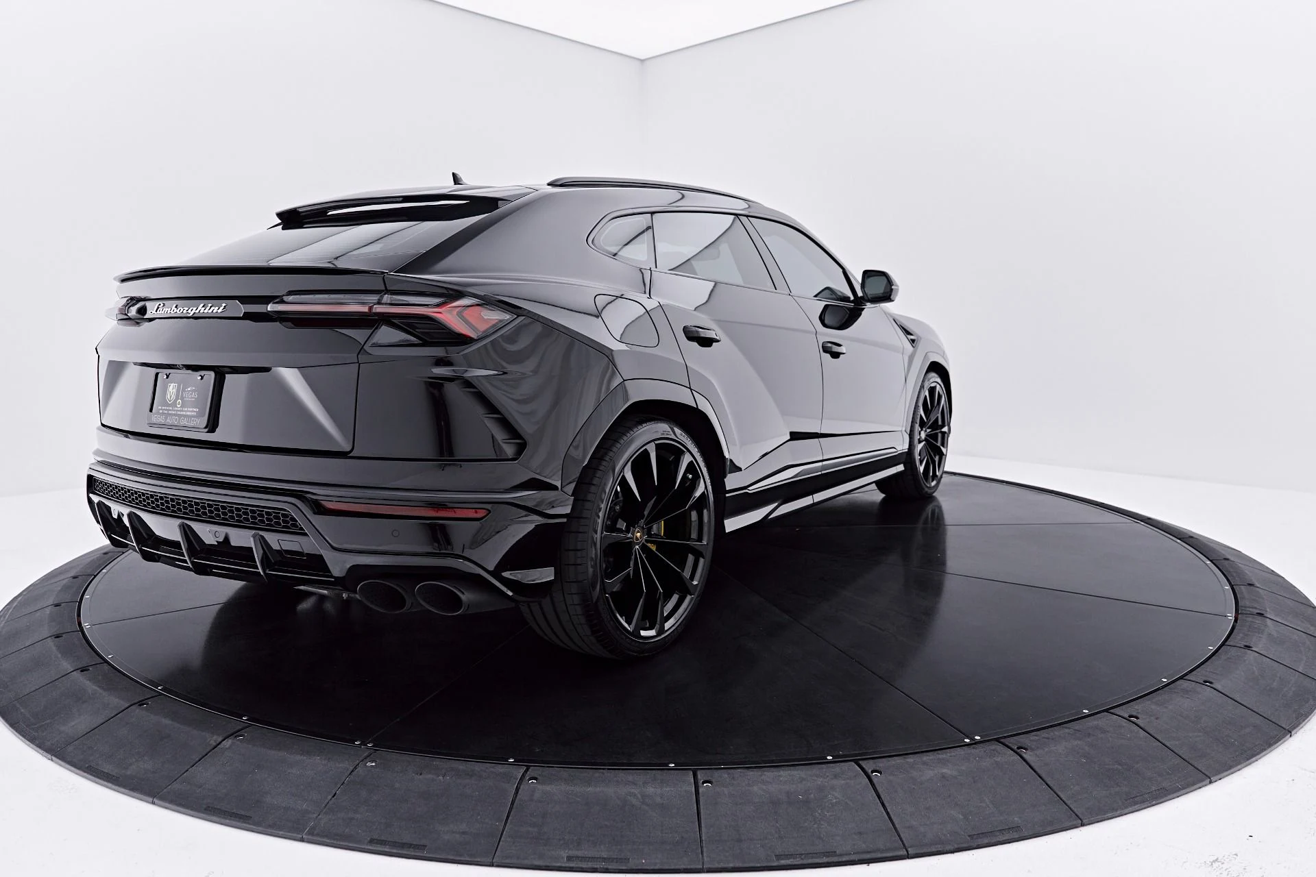 mph014_1178189418_Used_2022_Lamborghini_Urus_Base_1785209657_0daa9a93f8
