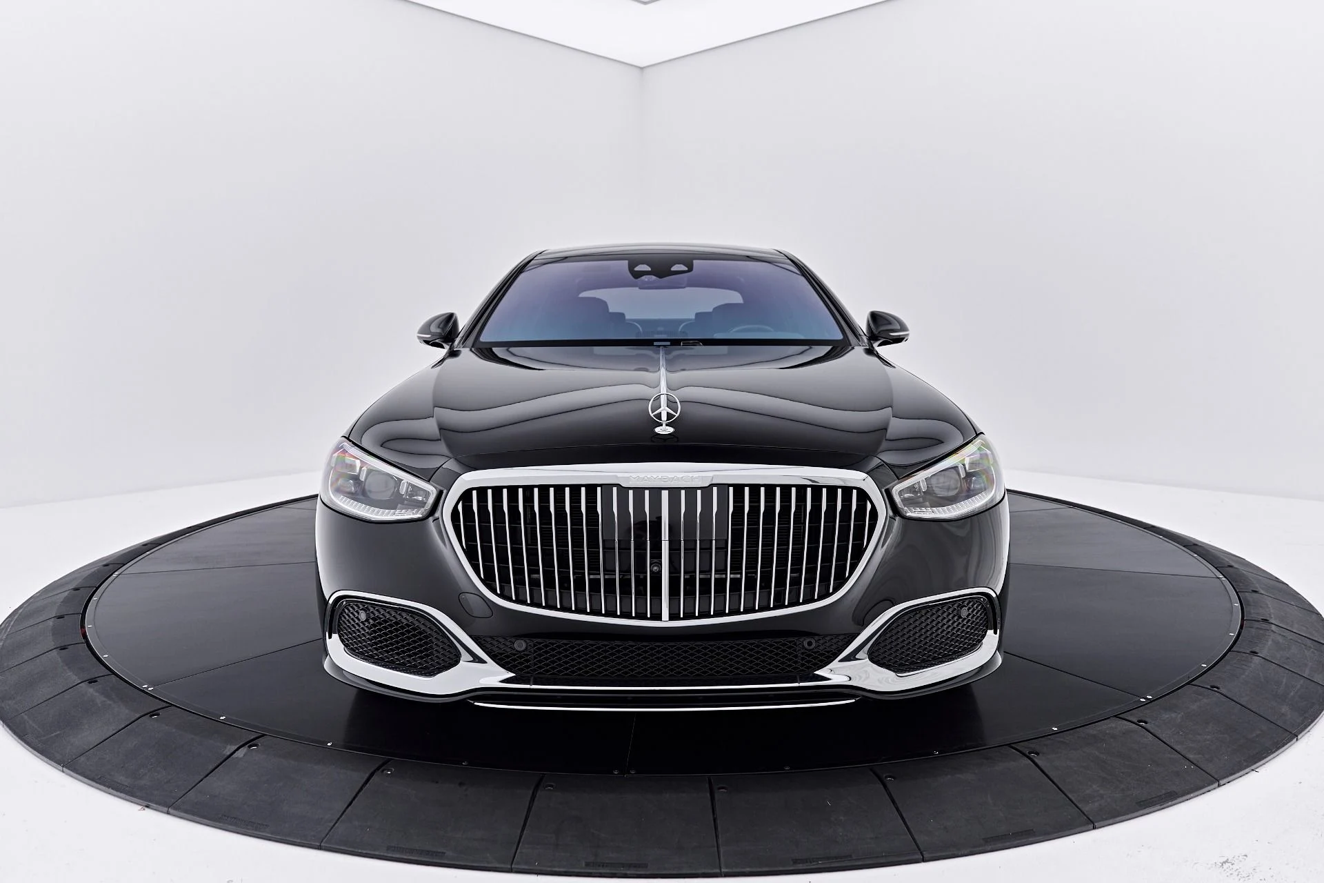 mph014_1178875043_Used_2022_Mercedes_Benz_S_Class_Maybach_S_580_1788570647_04b9fcba94