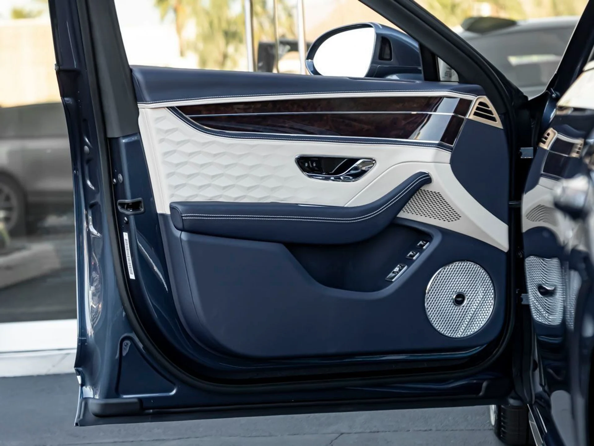 mph014_120392168_15_bd81f296c0