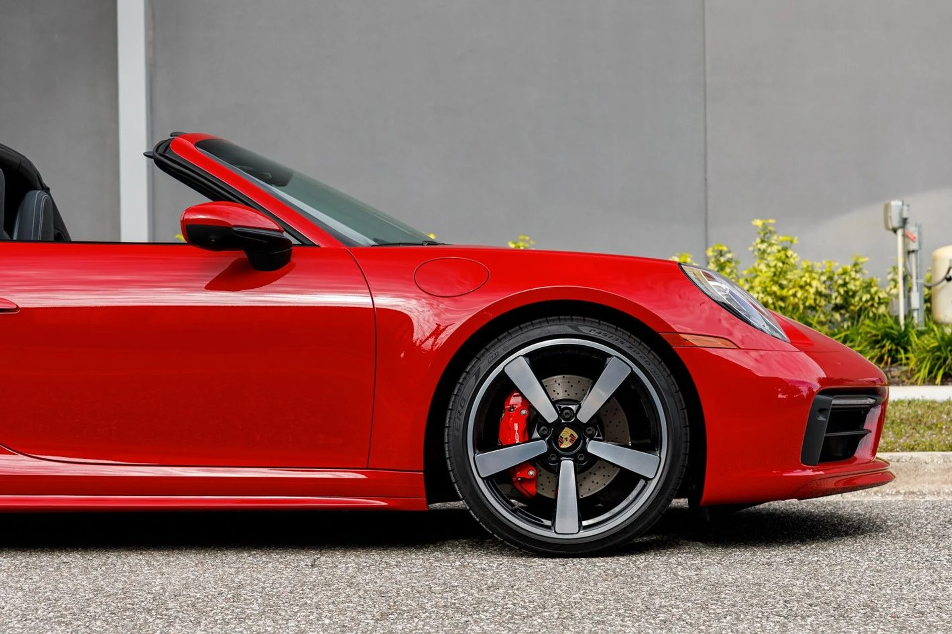 mph014_120574246_644_p16_l_e85e356b2e