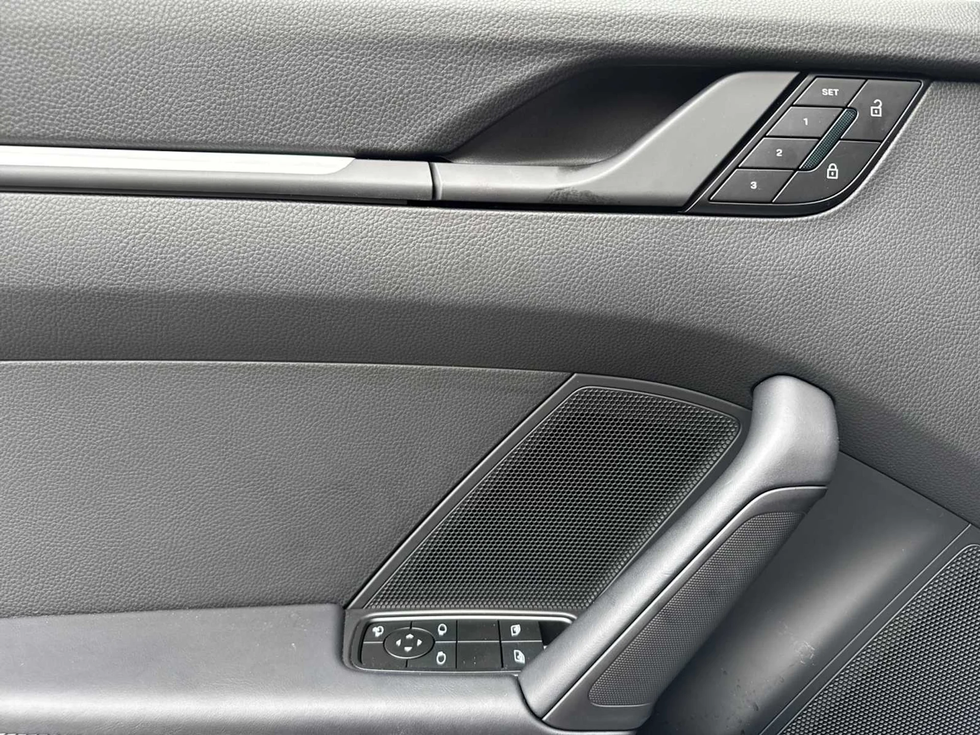 mph014_1216673441_d9cee44f45c8d52a3e29417dc460e456x_c3955eef1d