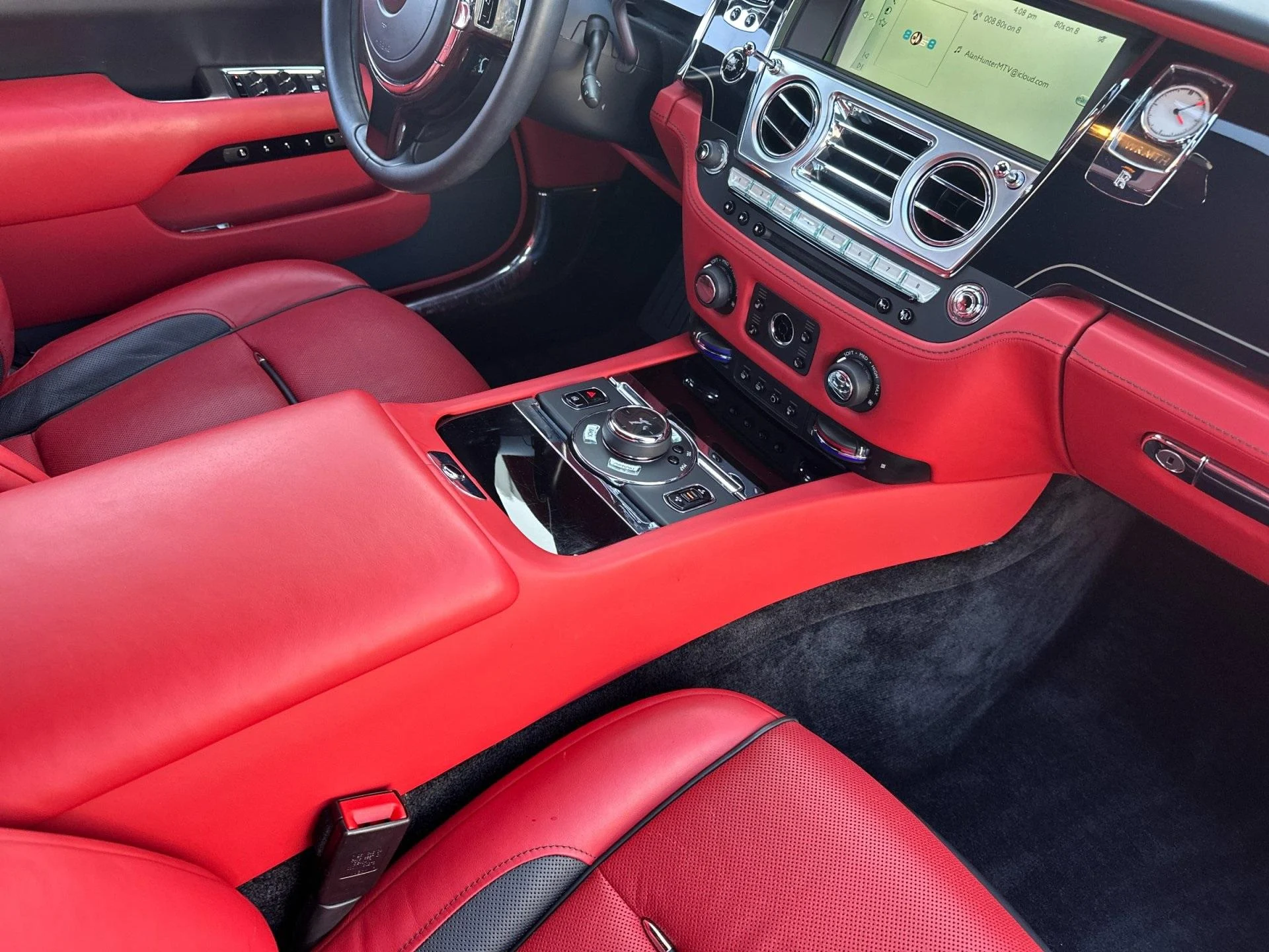 mph014_1217081706_Used_2017_Rolls_Royce_Wraith_1761919823_684602298f