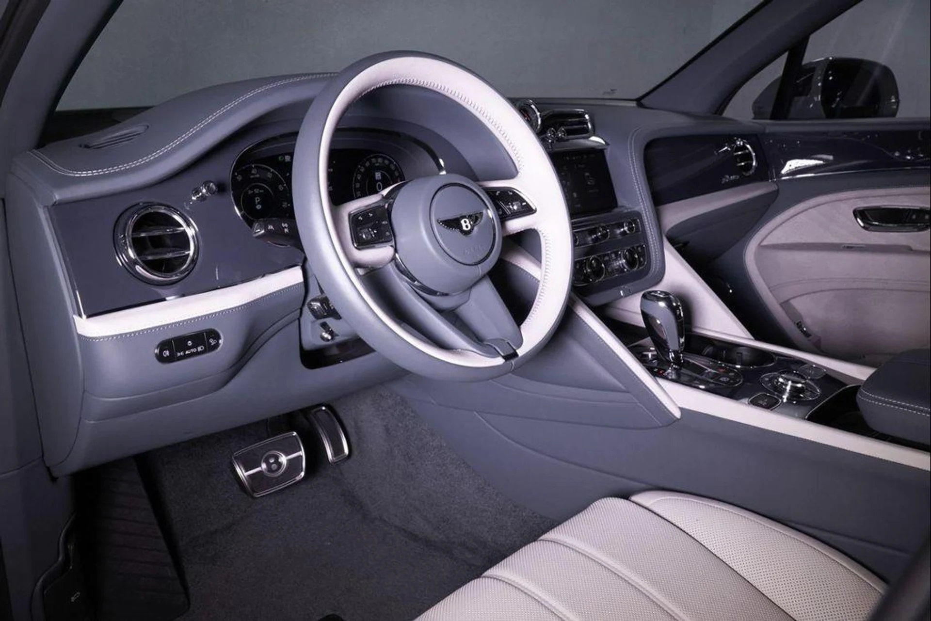 mph014_1222599665_Wv_P_Rw_OCLS_Yk_M4_J0_Wypia5_V_Rbm_M_5f2ffba45e