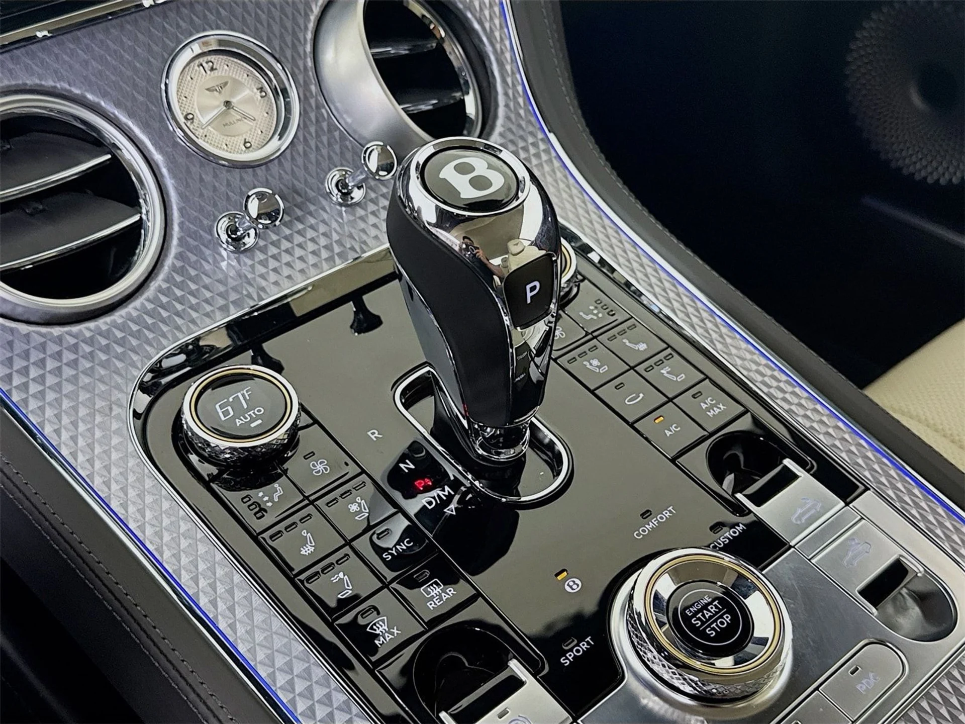 mph014_1227059892_672870909d3a189d21de3f3d52d539a5x_0825914408