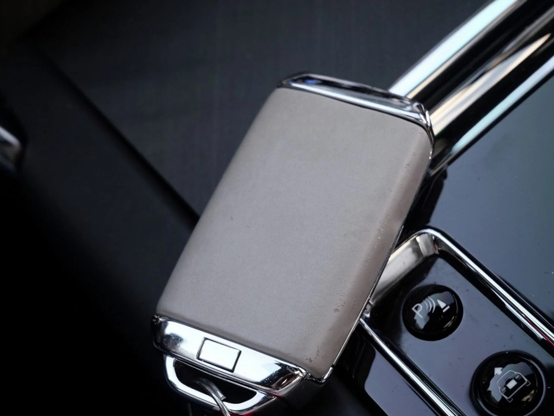 mph014_1239612276_b895123dca8ff36d96c86bba8e628af5x_8c3f909463