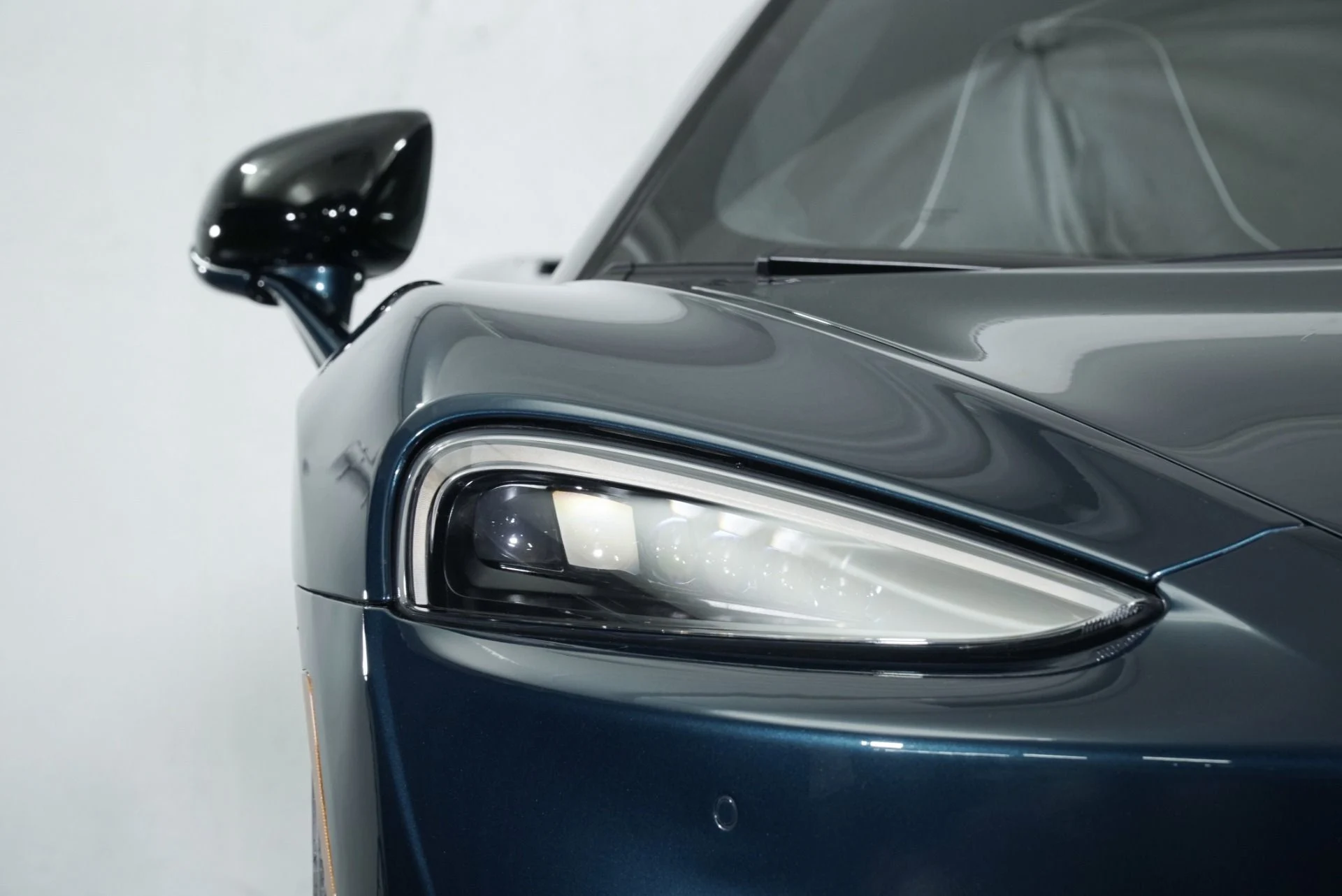 mph014_1242824613_Used_2023_Mc_Laren_GT_1764782426_95dd576848